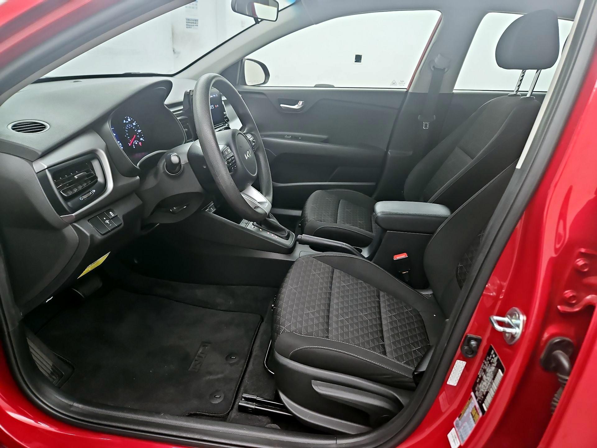 Thumbnail: 2022 Kia Rio - 11