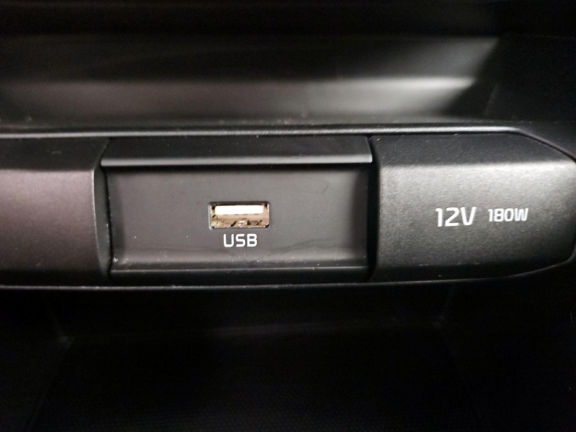 Thumbnail: 2022 Kia Rio - 18