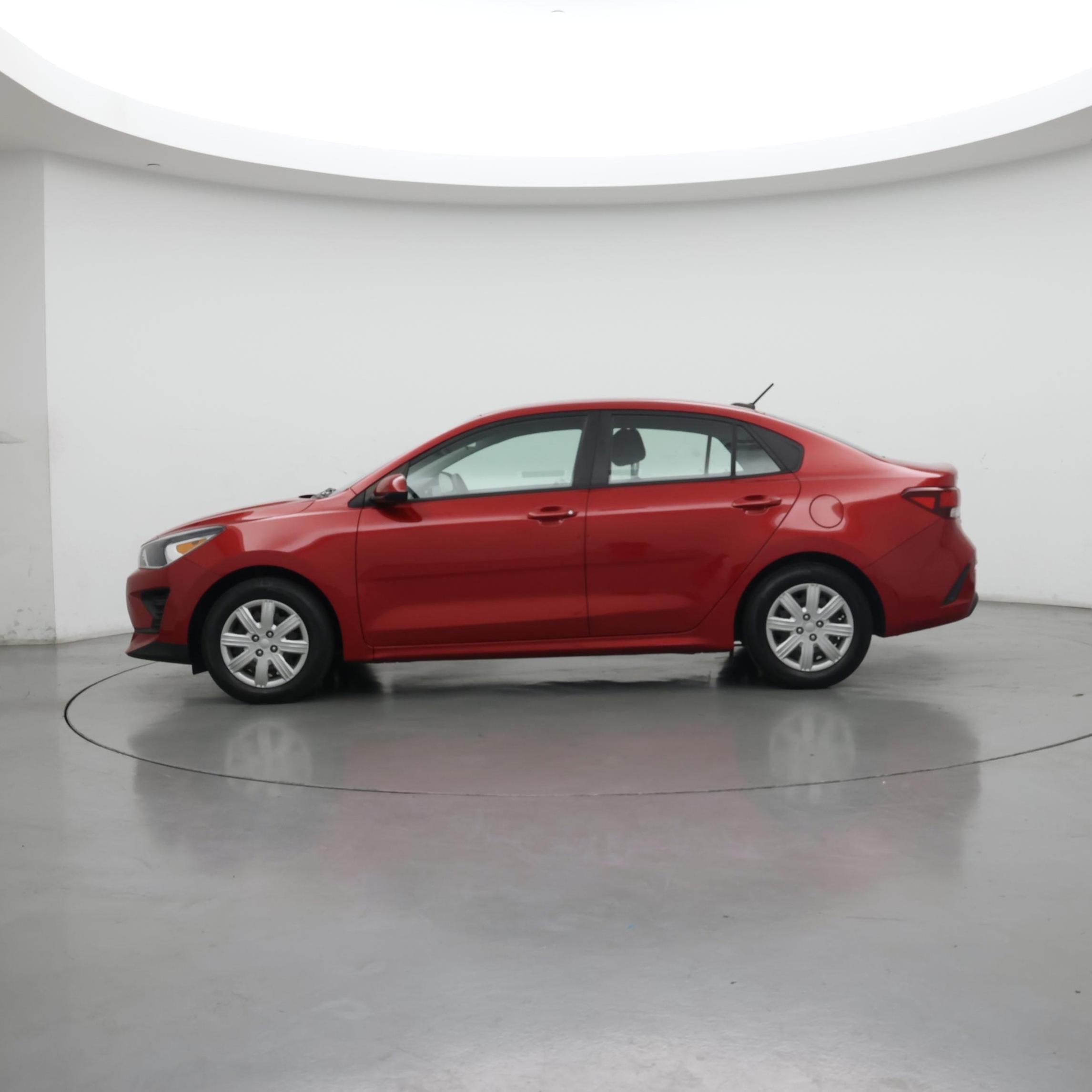 Thumbnail: 2022 Kia Rio - 3