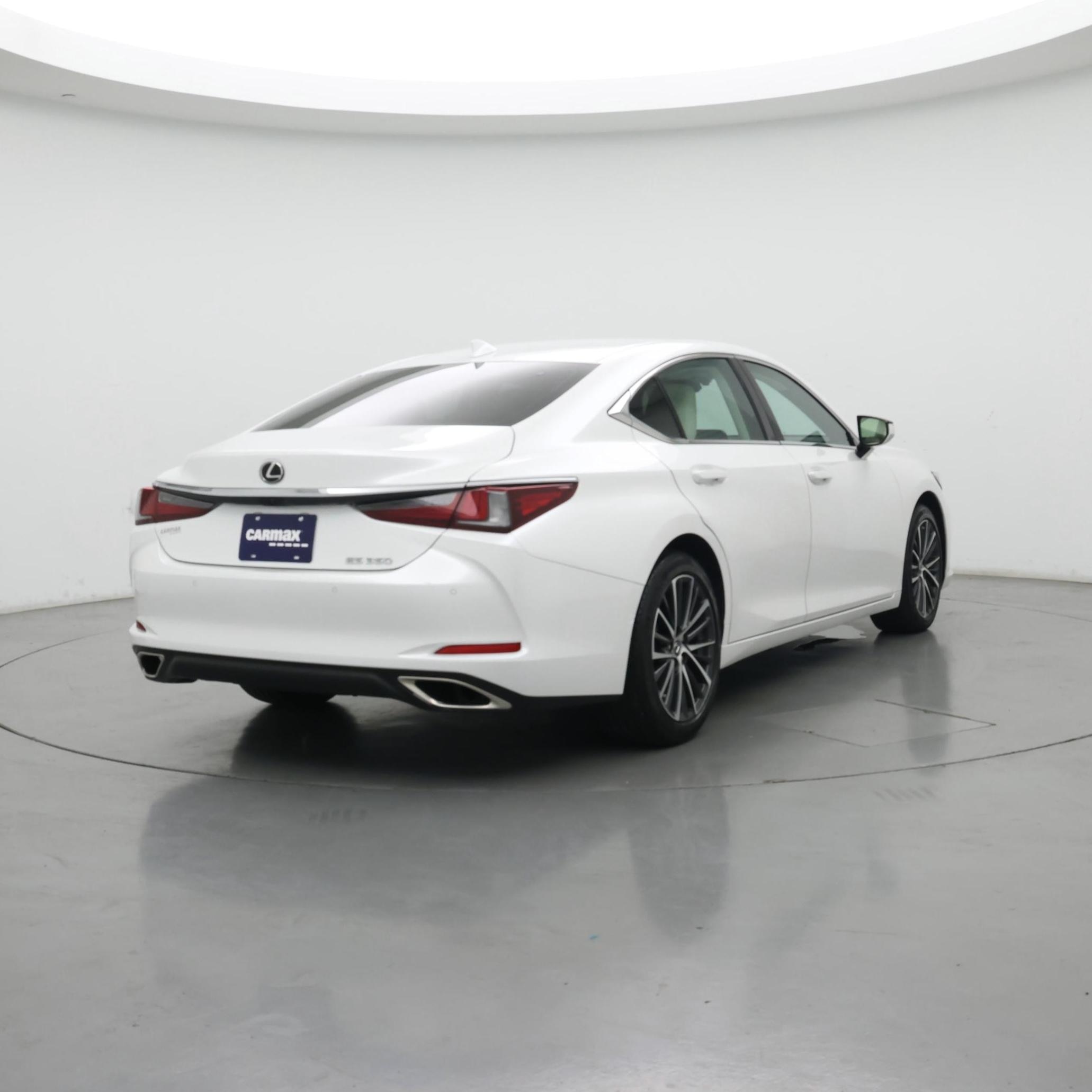 Thumbnail: 2022 Lexus ES - 8