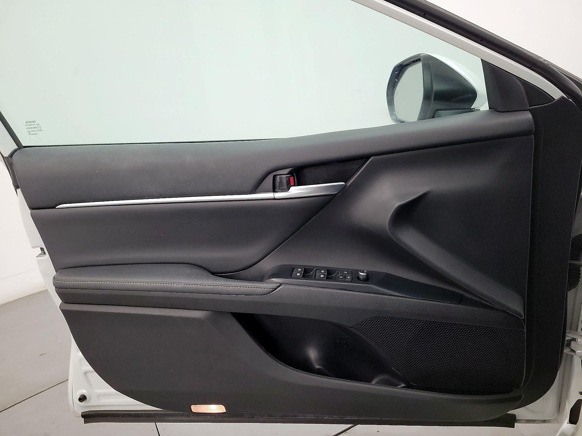 Thumbnail: 2020 Toyota Camry - 12