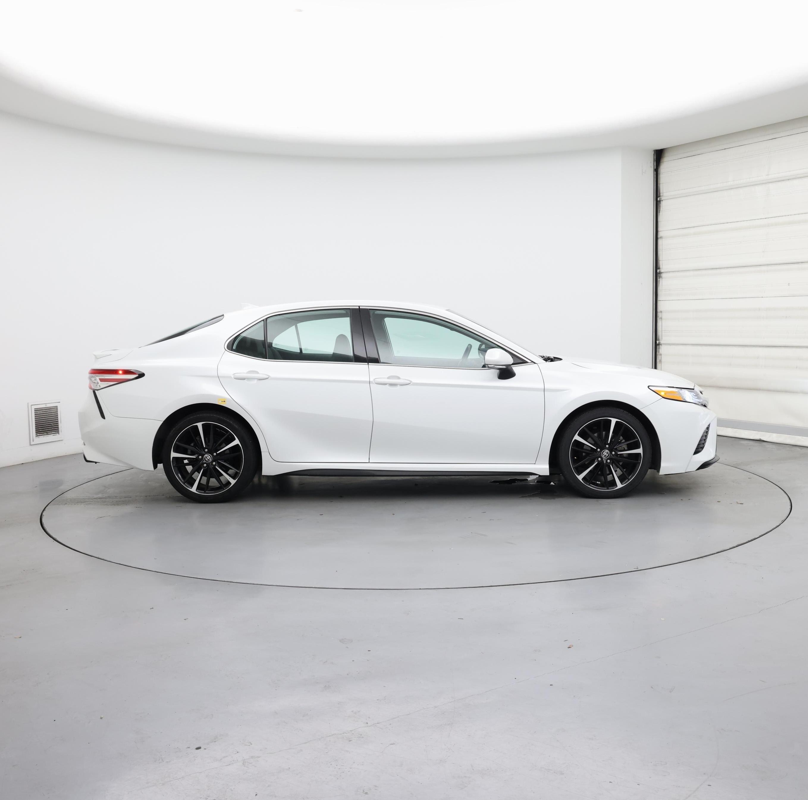 Thumbnail: 2020 Toyota Camry - 7