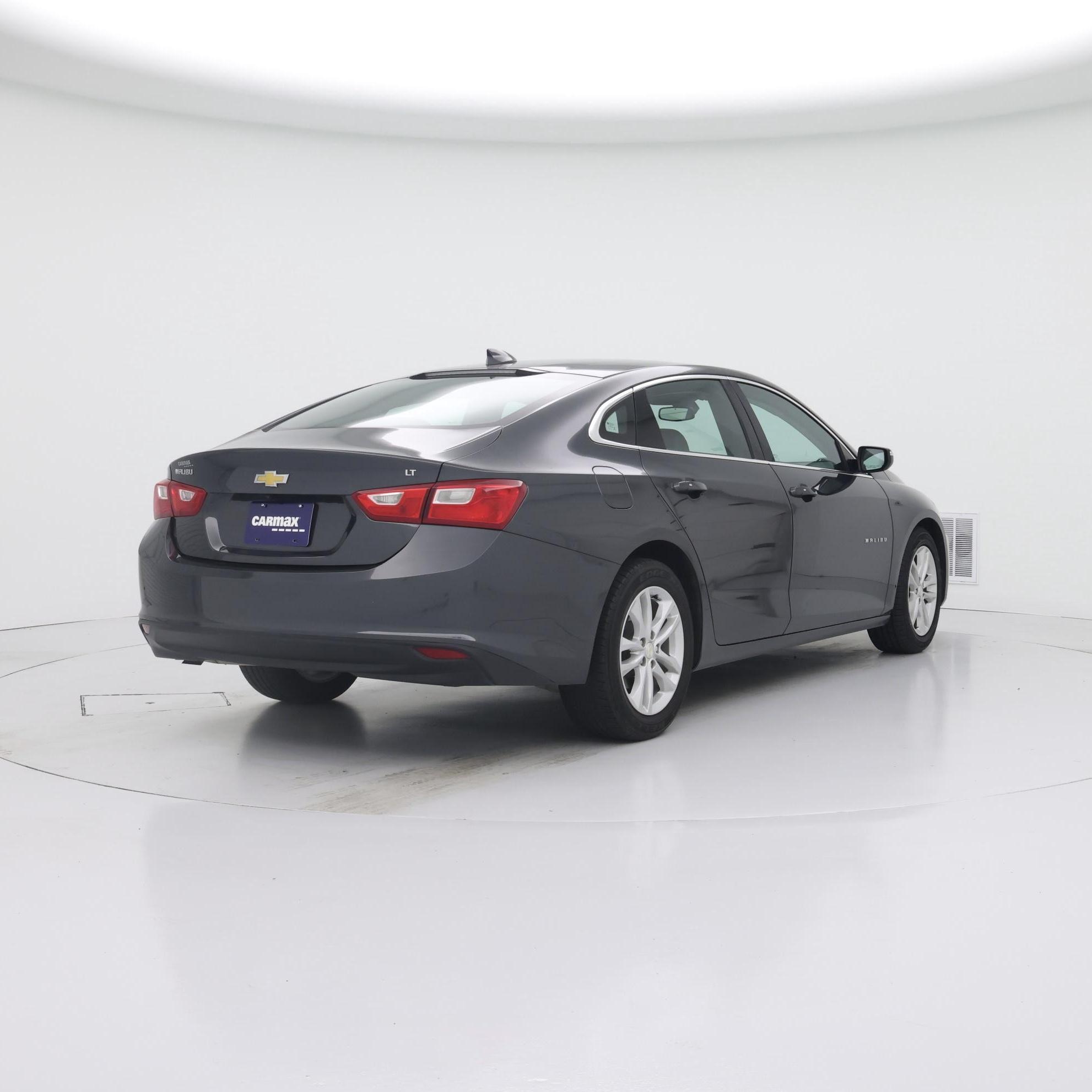 Thumbnail: 2018 Chevrolet Malibu - 8