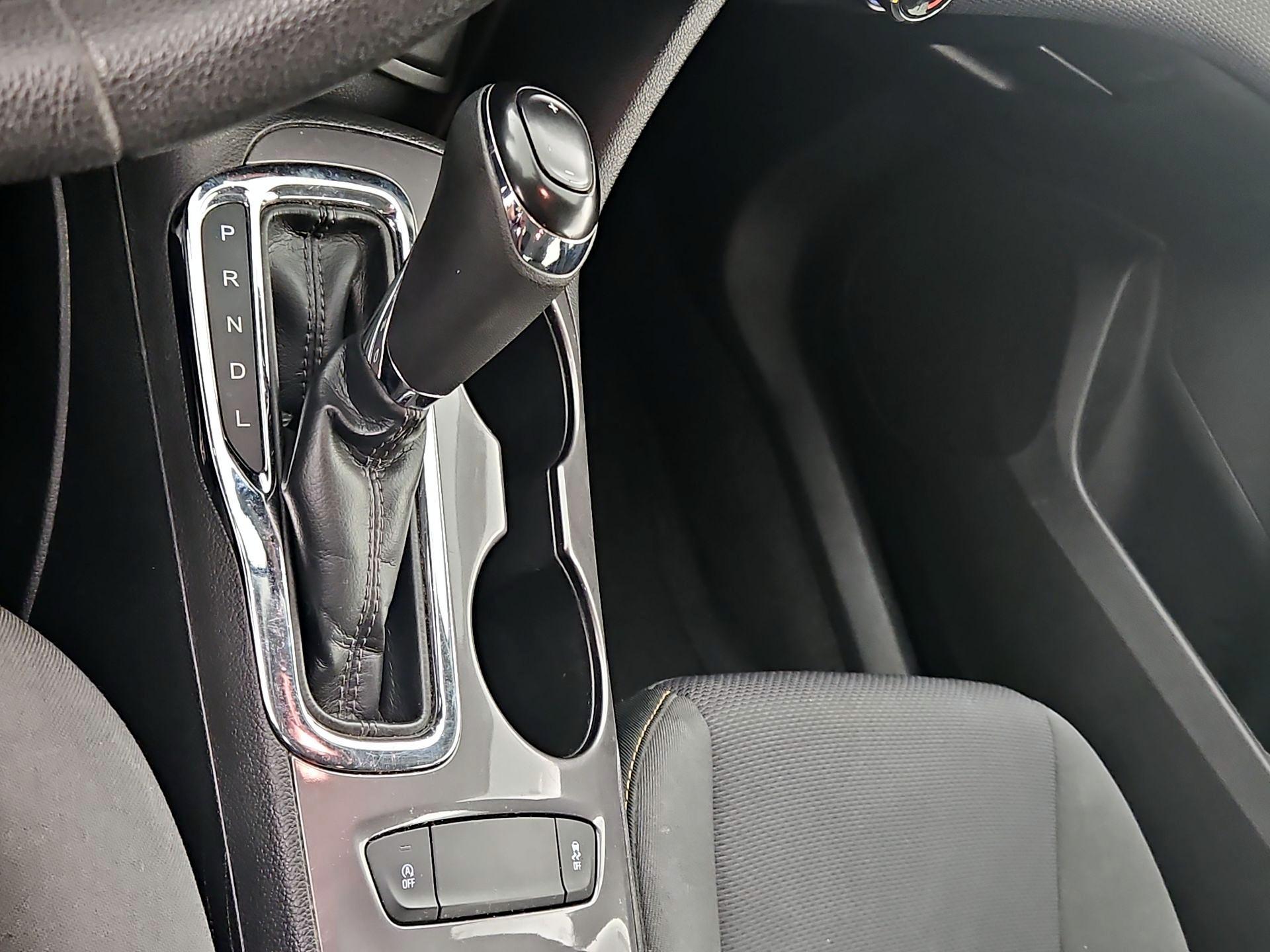 Thumbnail: 2019 Chevrolet Cruze - 17