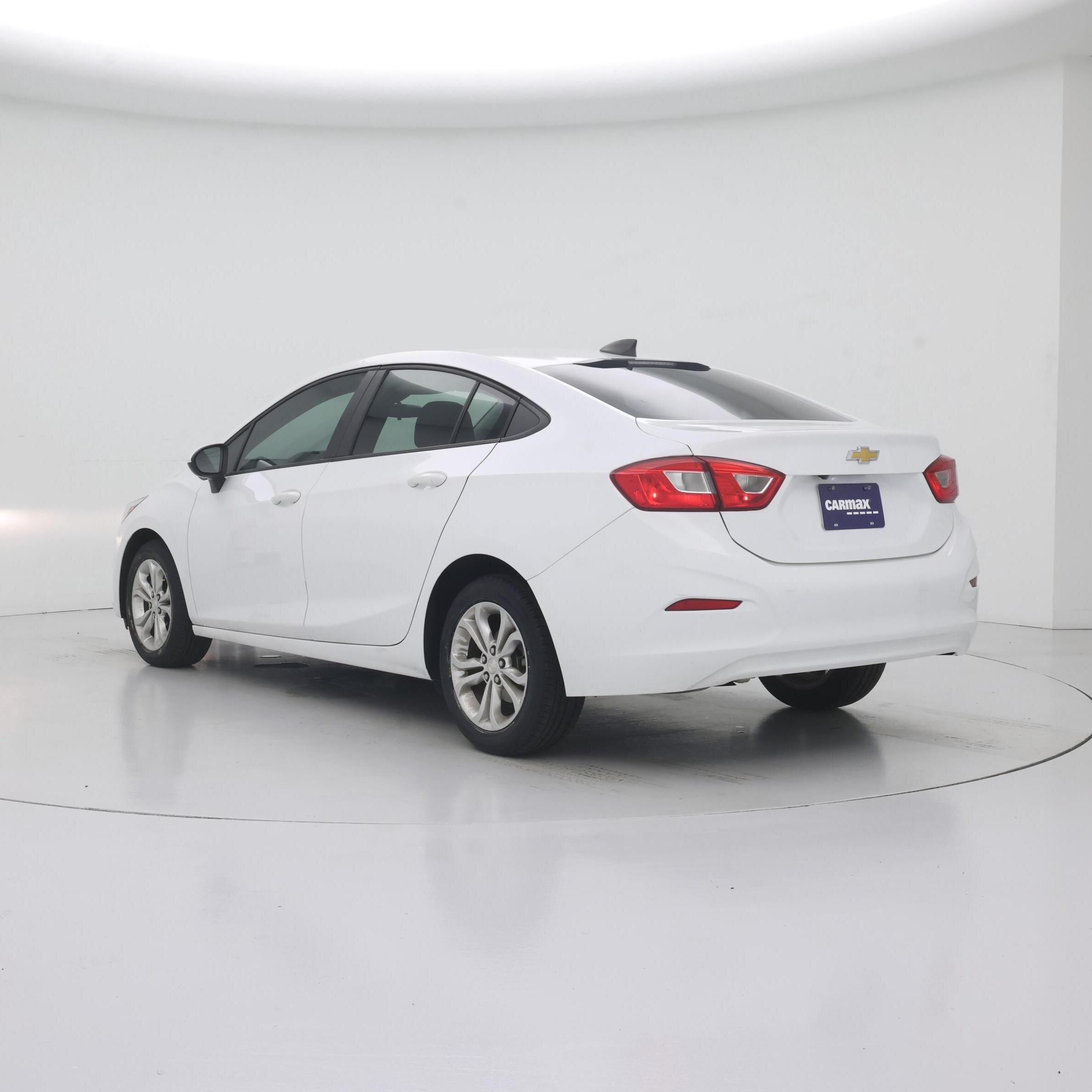Thumbnail: 2019 Chevrolet Cruze - 2