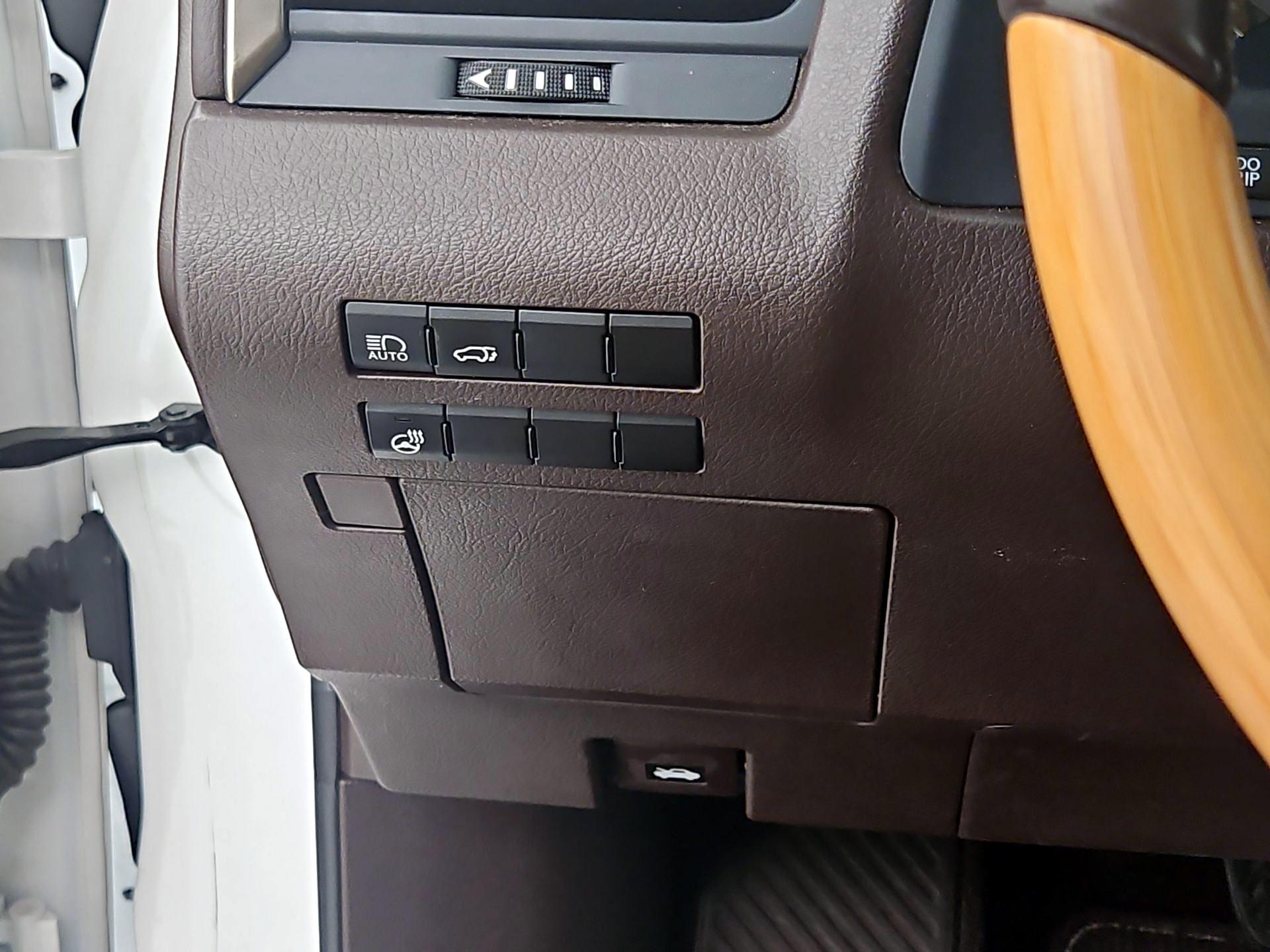 Thumbnail: 2018 Lexus RX - 13