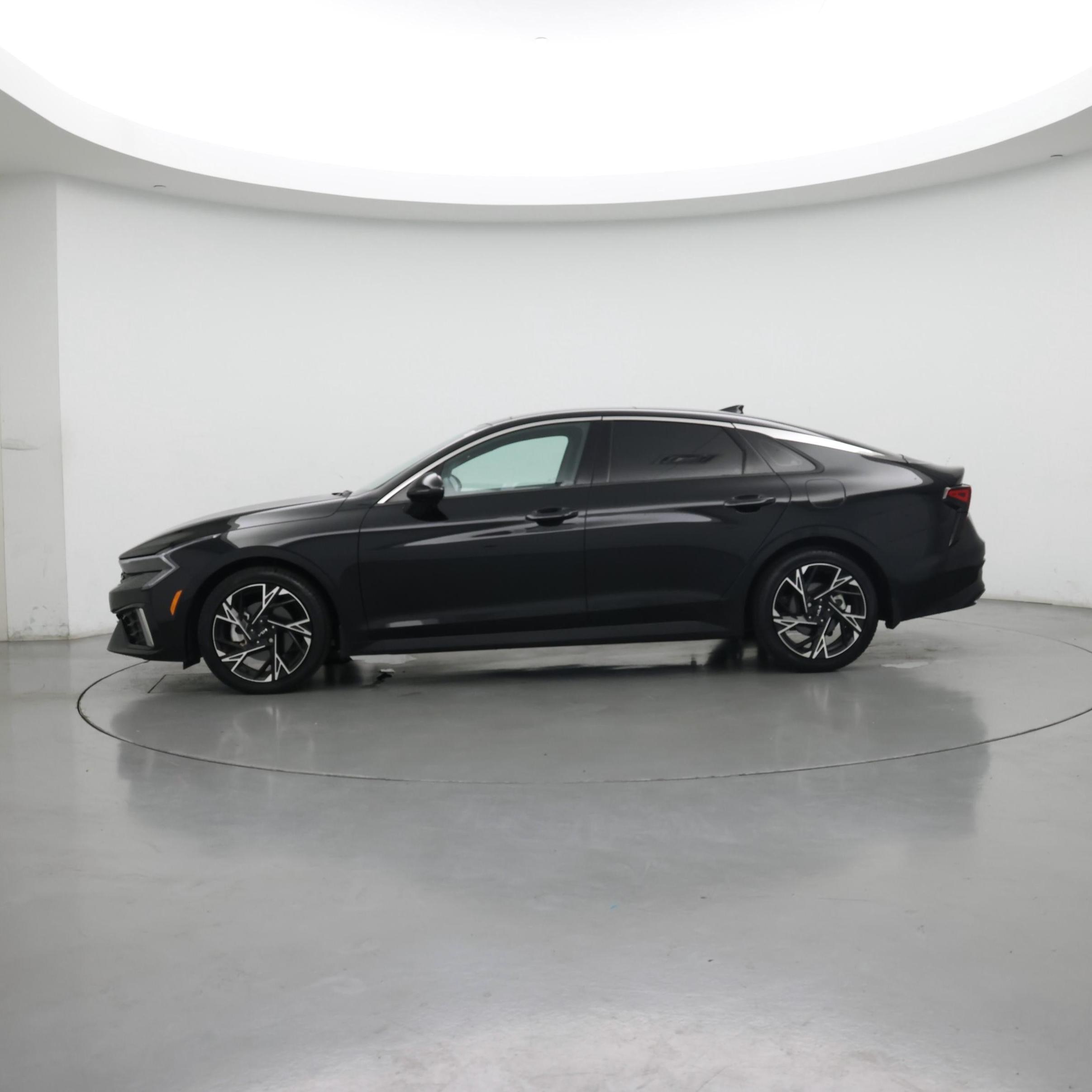 Thumbnail: 2025 Kia K5 - 3