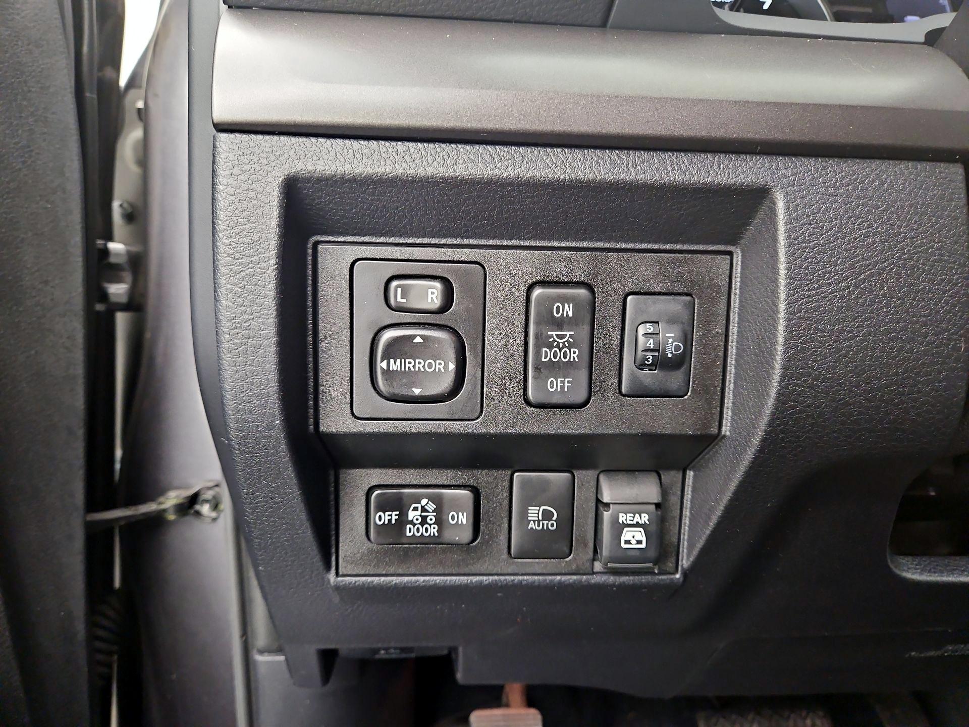 Thumbnail: 2019 Toyota Tundra - 13