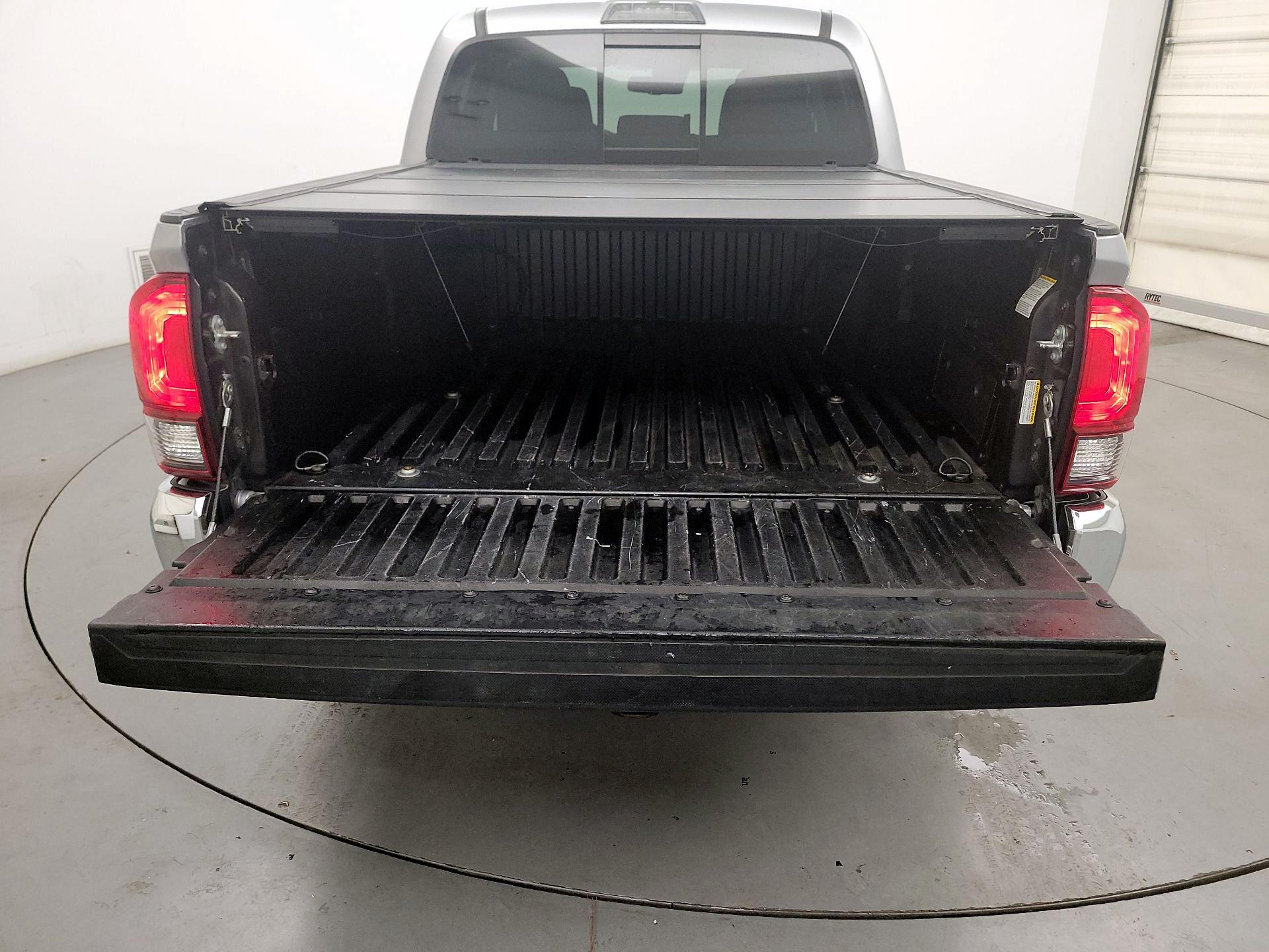 Thumbnail: 2021 Toyota Tacoma - 19