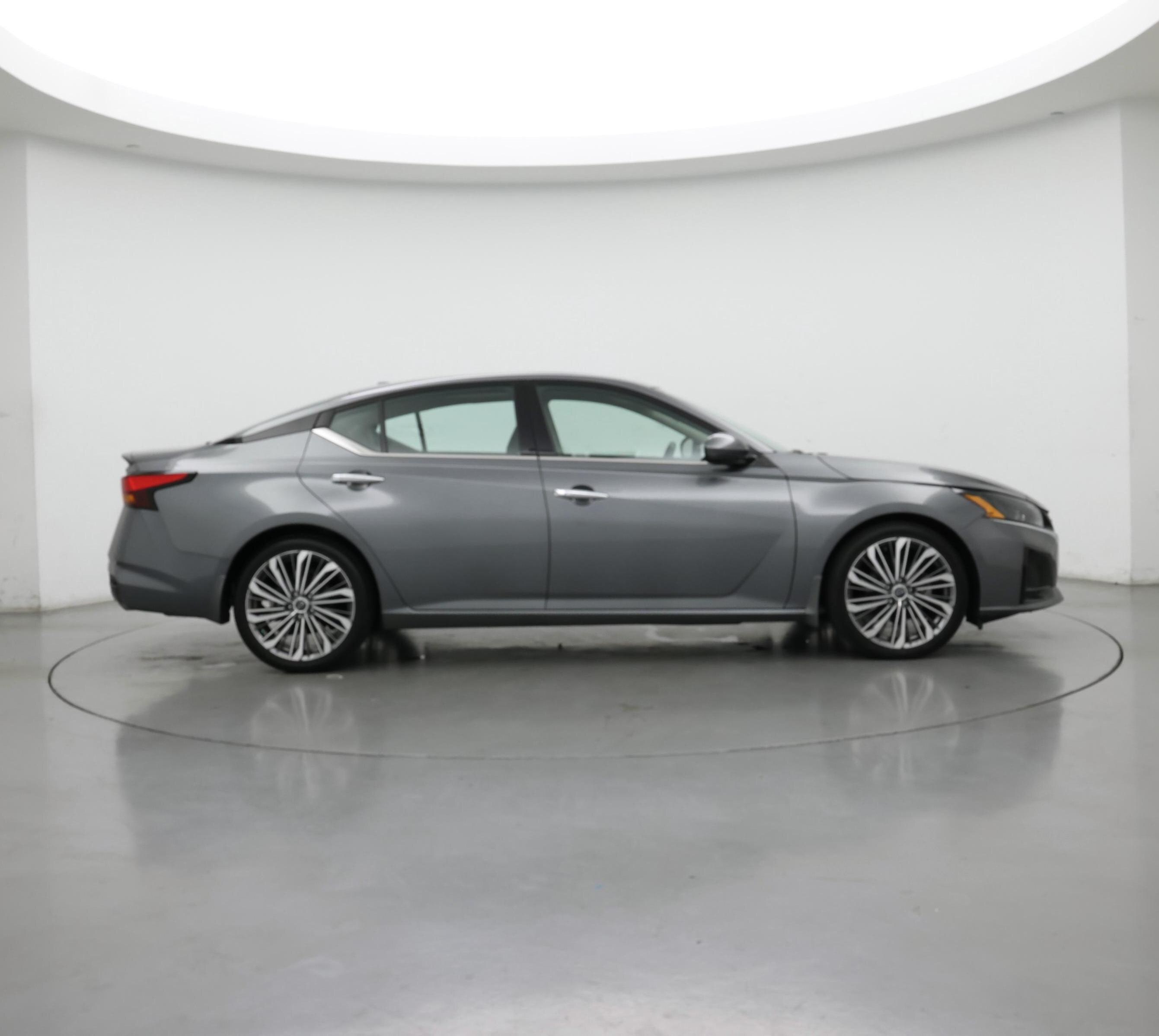 Thumbnail: 2023 Nissan Altima - 7