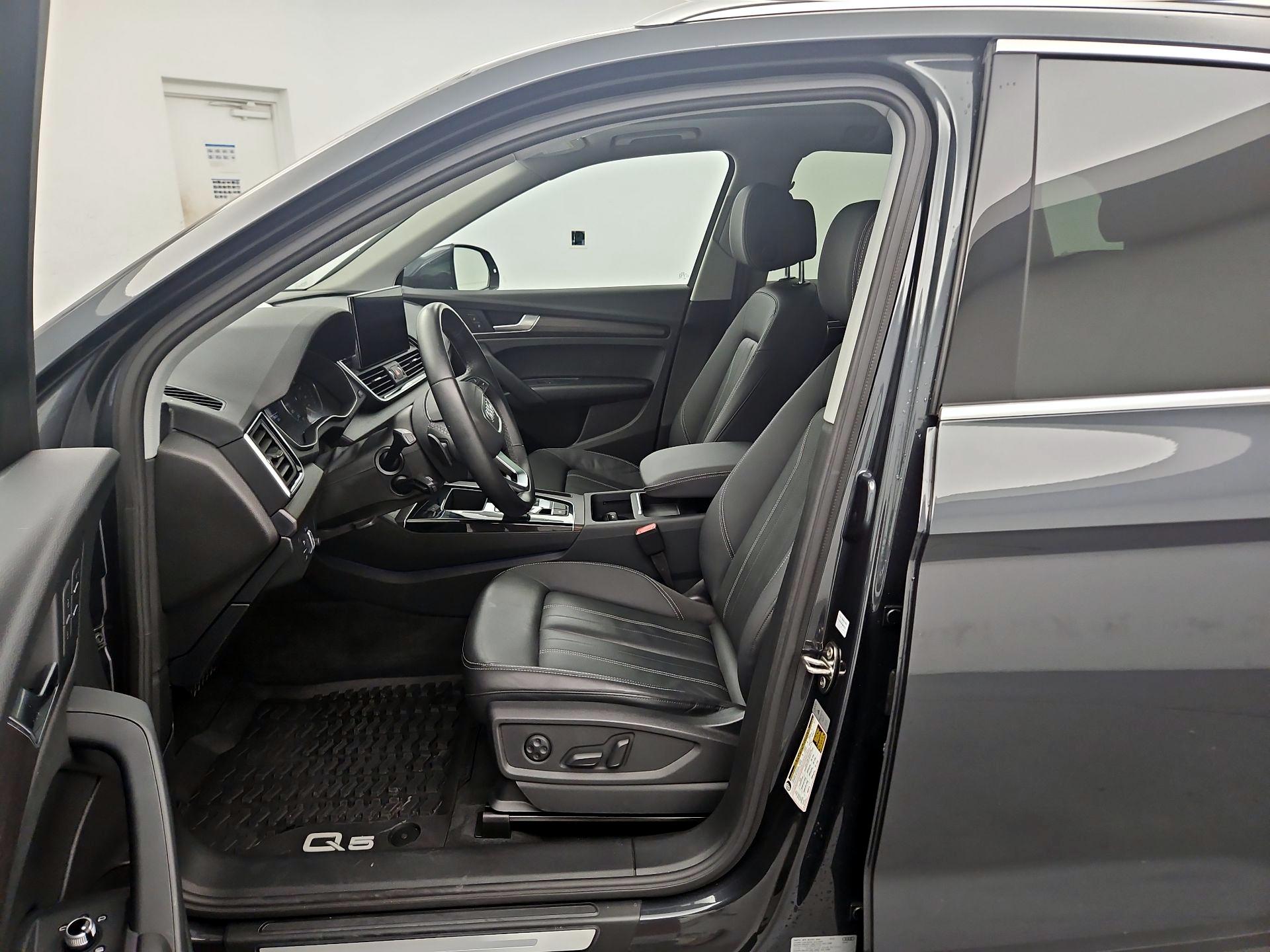 Thumbnail: 2022 Audi Q5 - 11