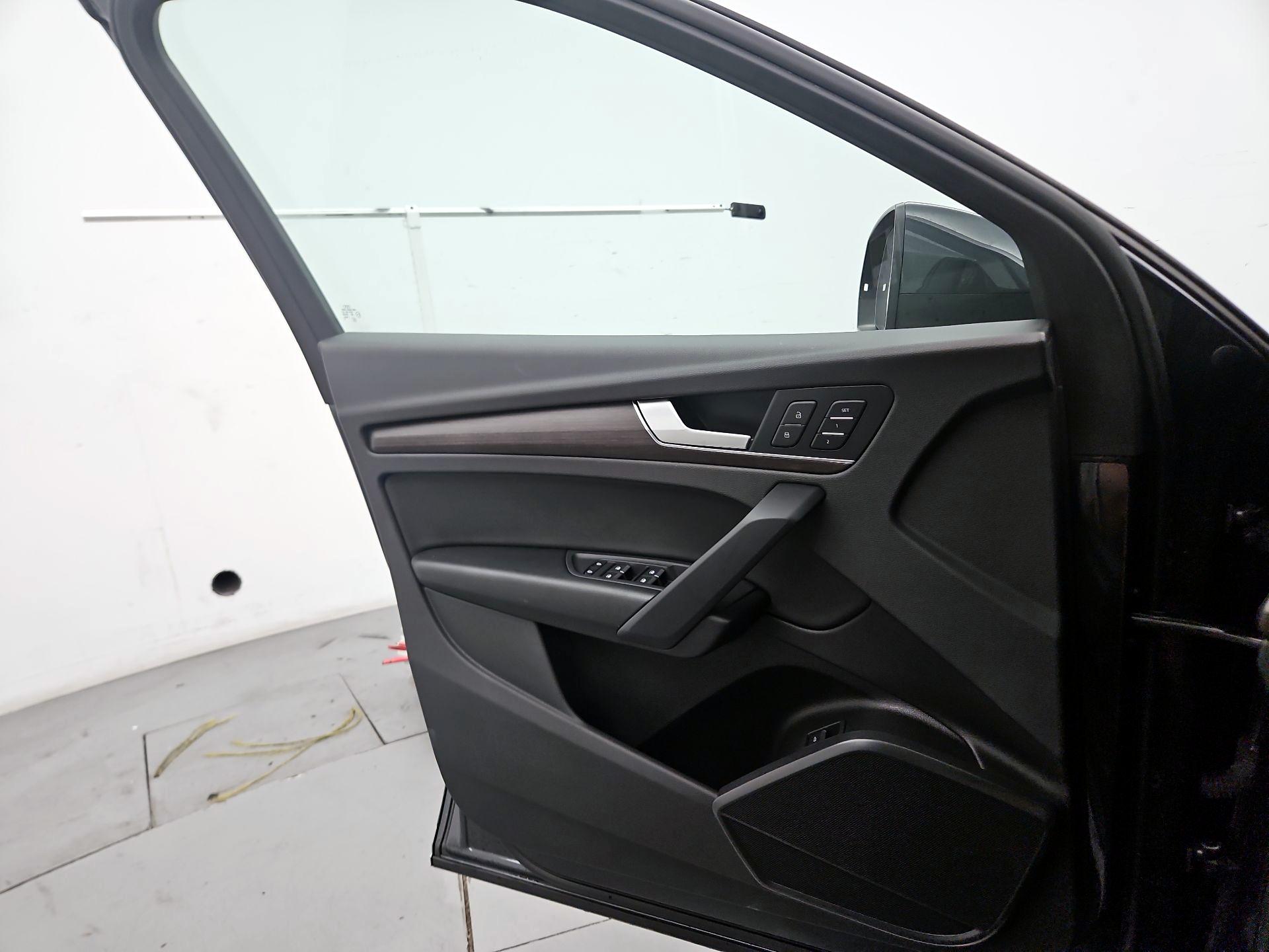 Thumbnail: 2022 Audi Q5 - 12