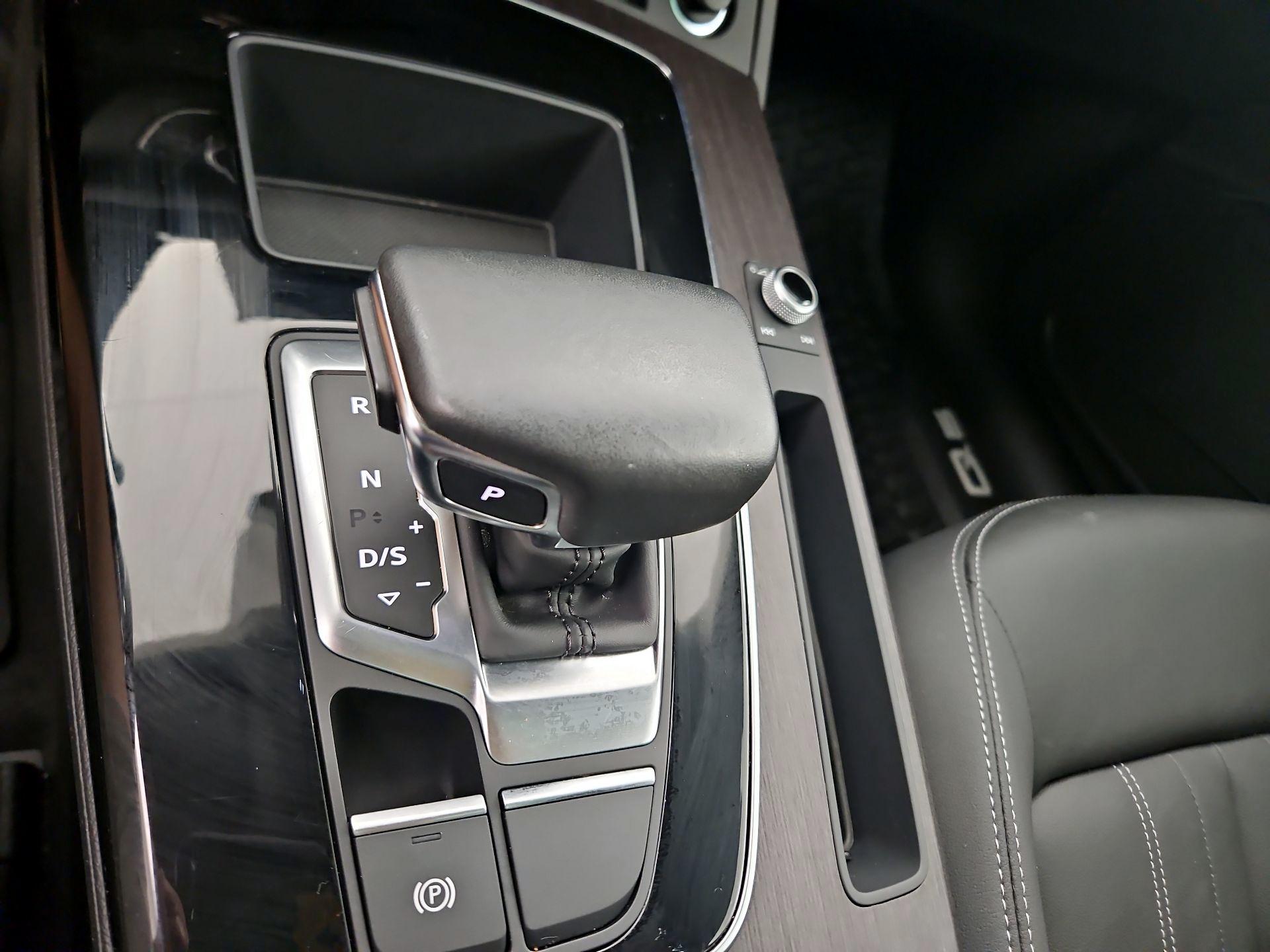 Thumbnail: 2022 Audi Q5 - 17