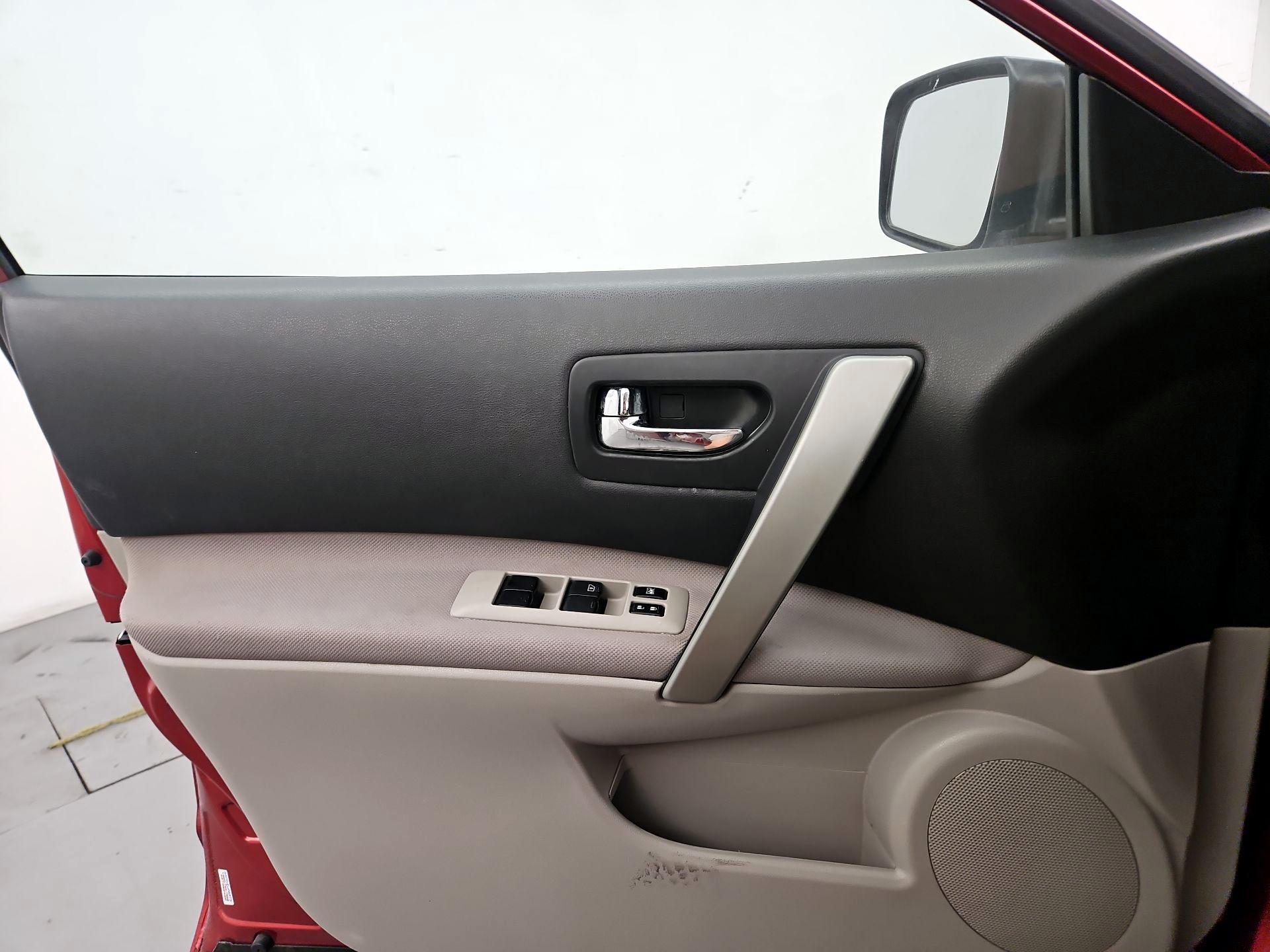 Thumbnail: 2014 Nissan Rogue - 12