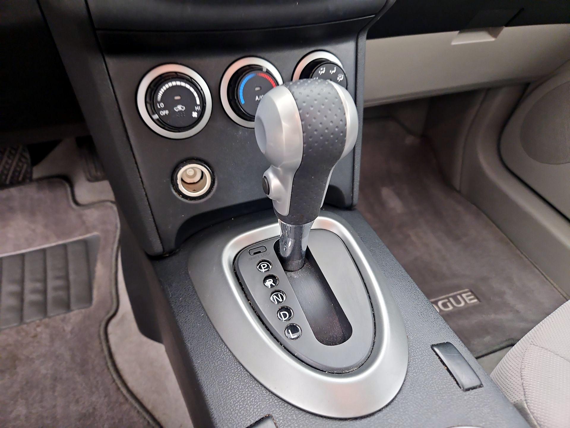 Thumbnail: 2014 Nissan Rogue - 16