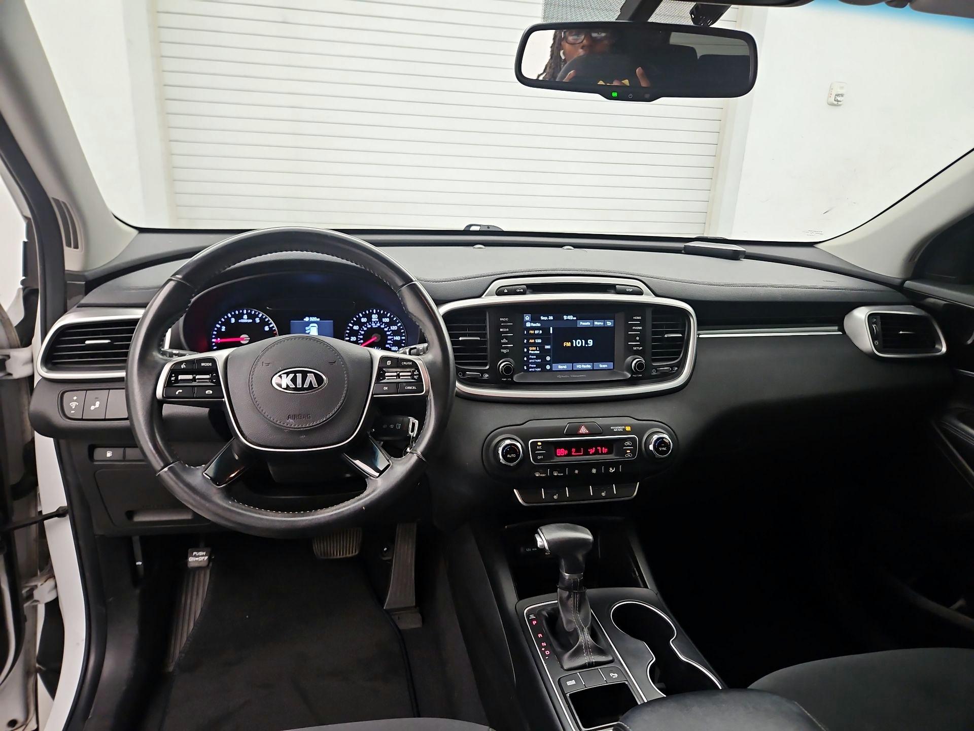 Thumbnail: 2019 Kia Sorento - 9
