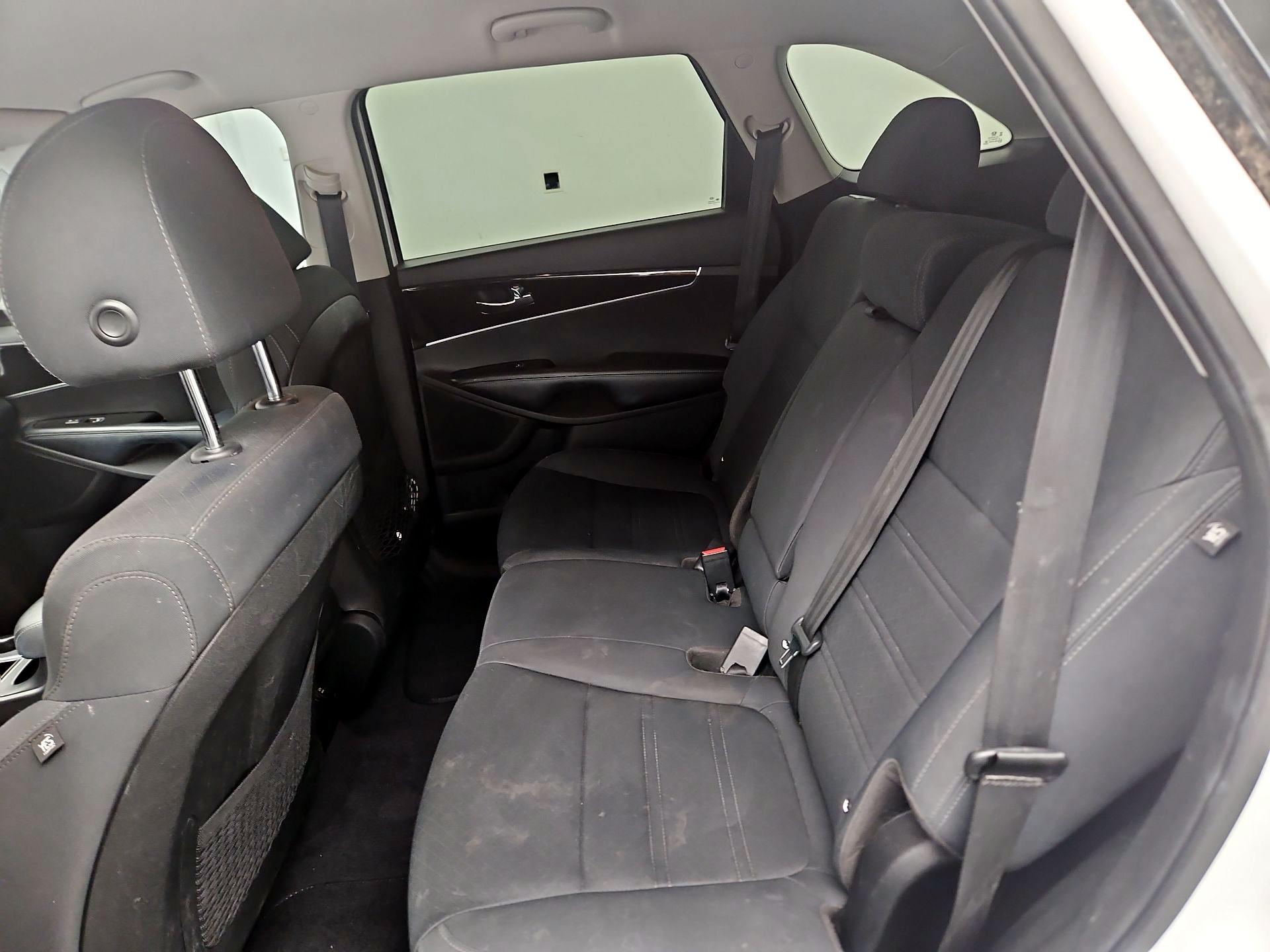 Thumbnail: 2019 Kia Sorento - 19