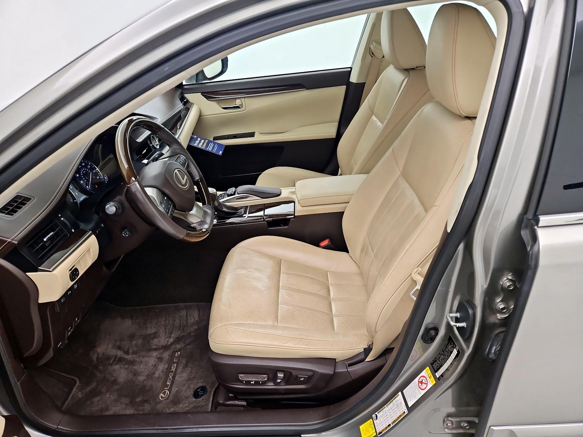 Thumbnail: 2016 Lexus ES - 11