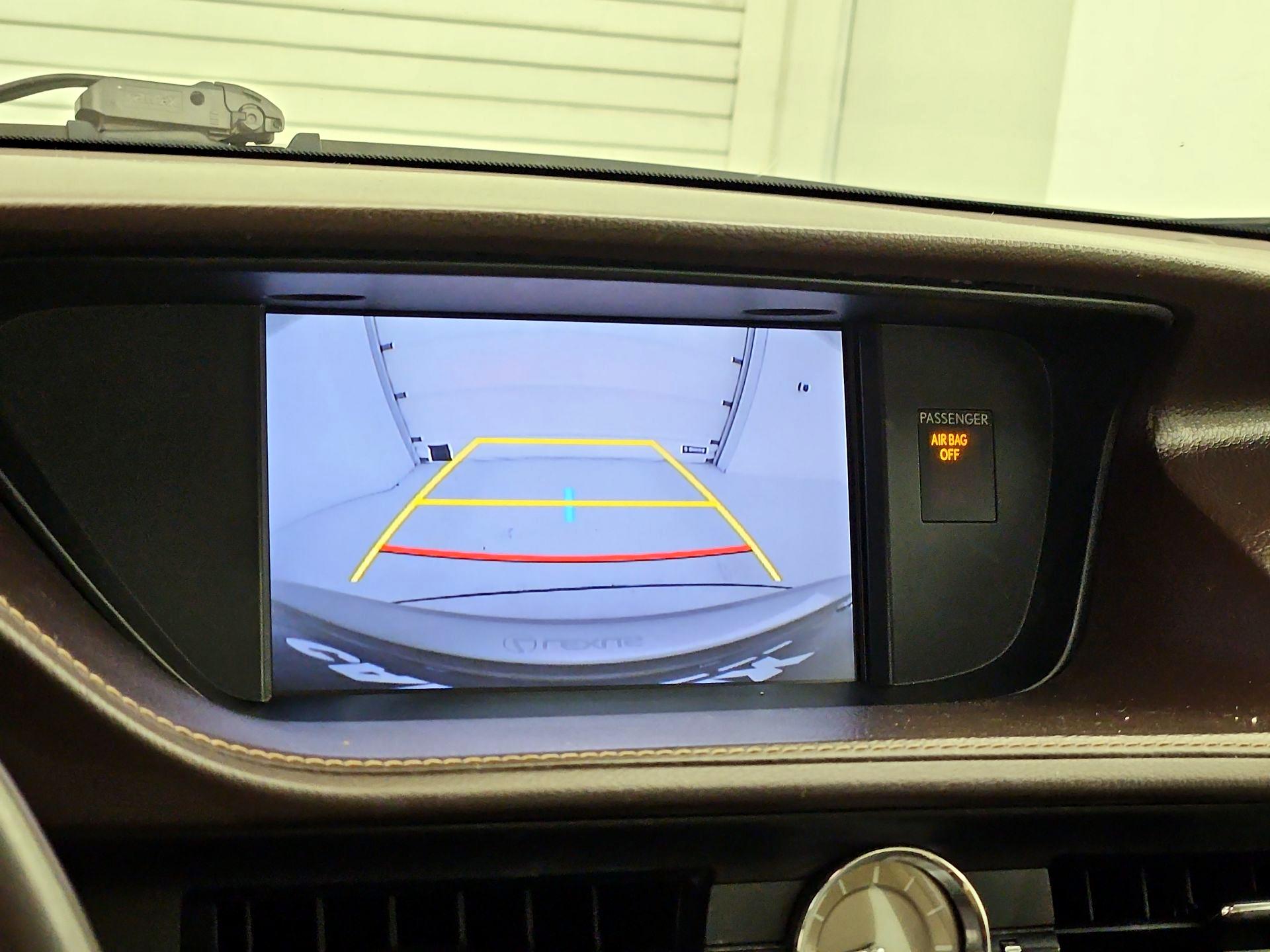 Thumbnail: 2016 Lexus ES - 15