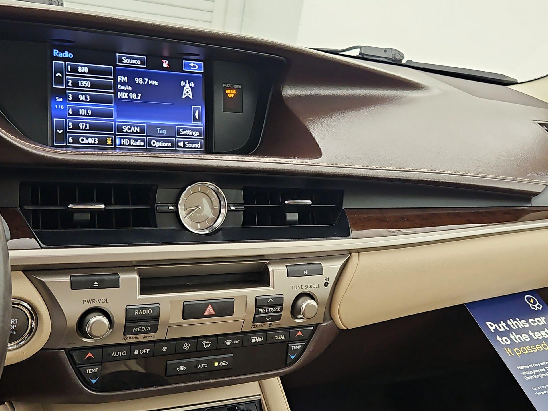 Thumbnail: 2016 Lexus ES - 16