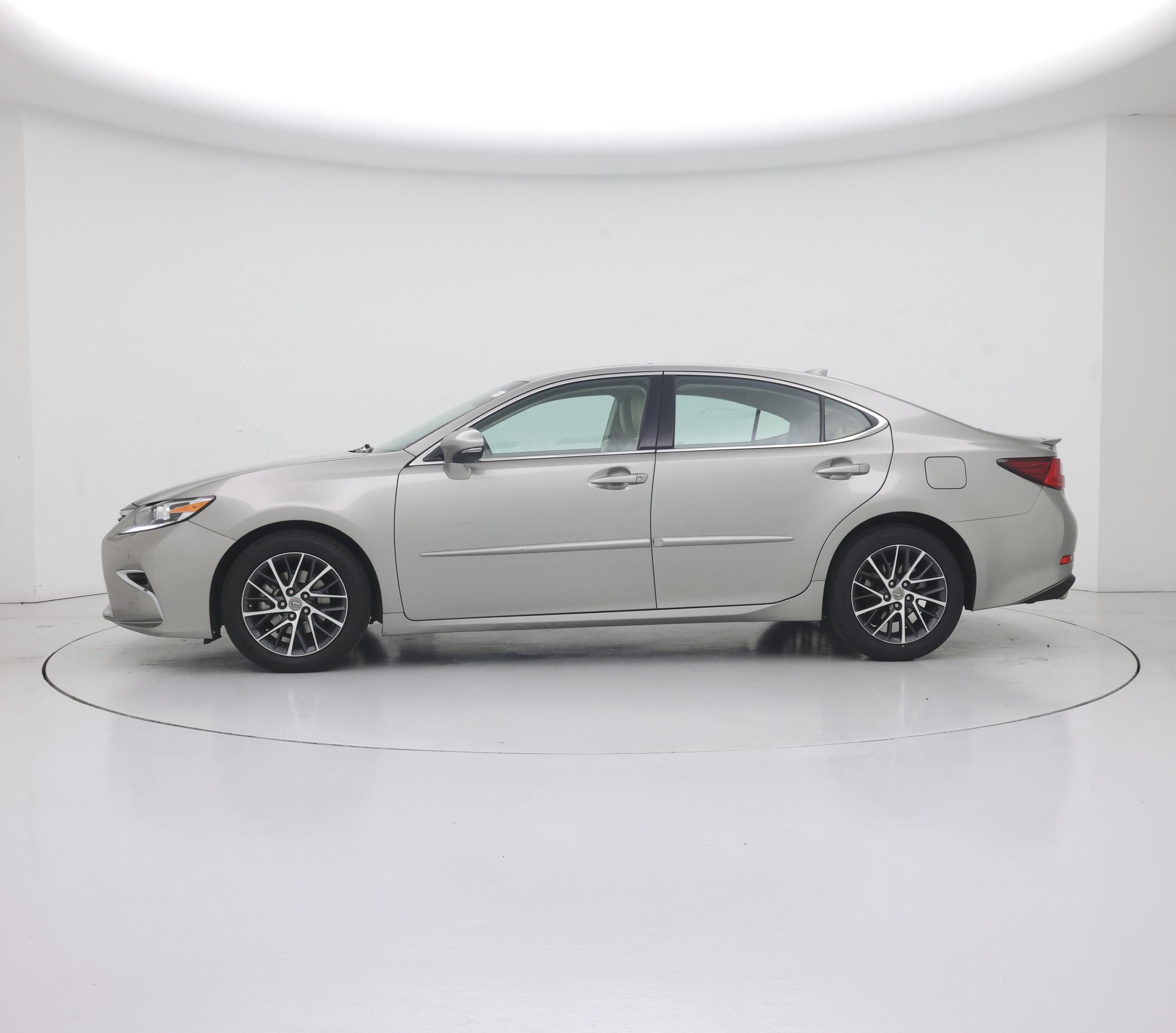 Thumbnail: 2016 Lexus ES - 3