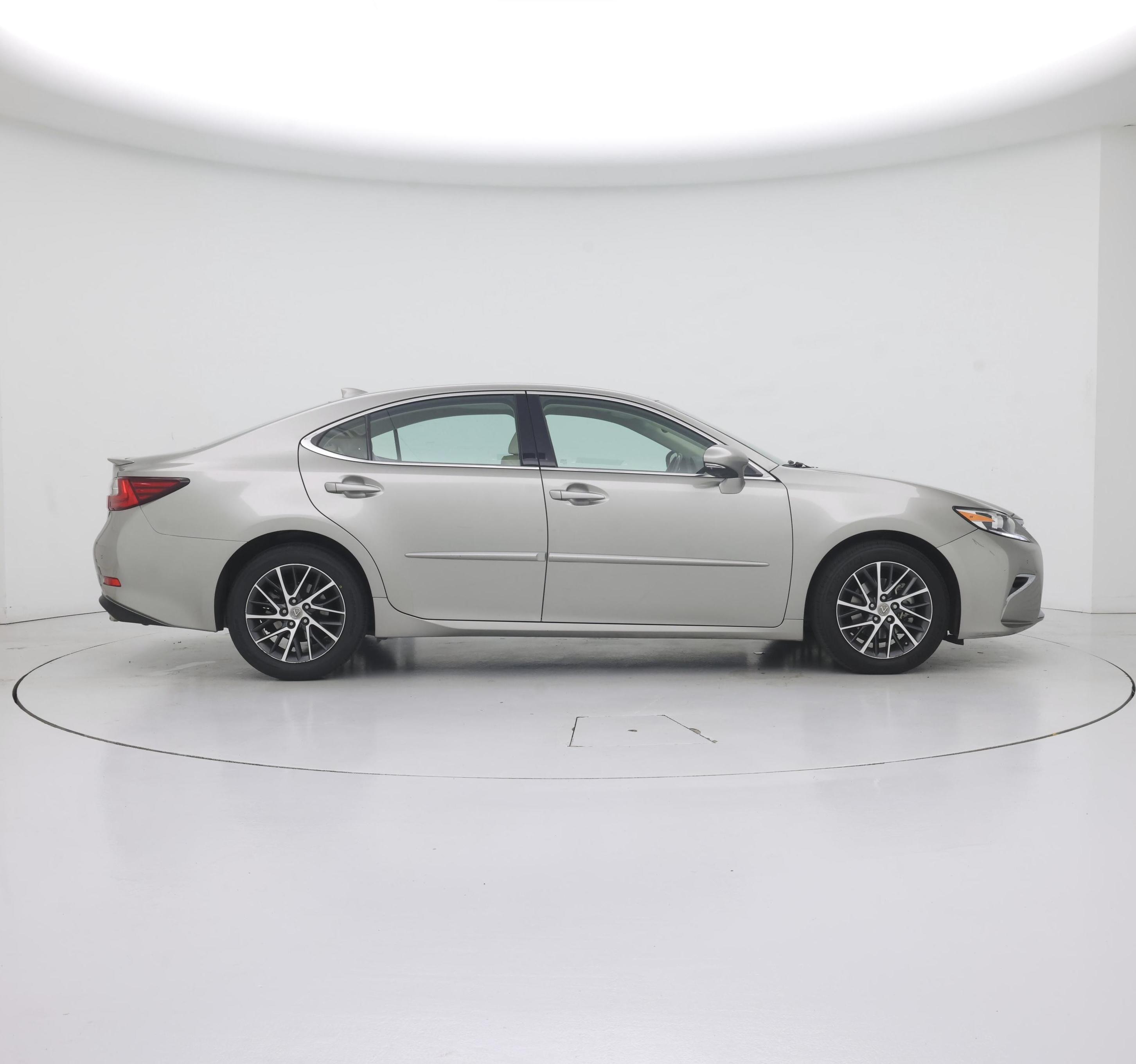 Thumbnail: 2016 Lexus ES - 7