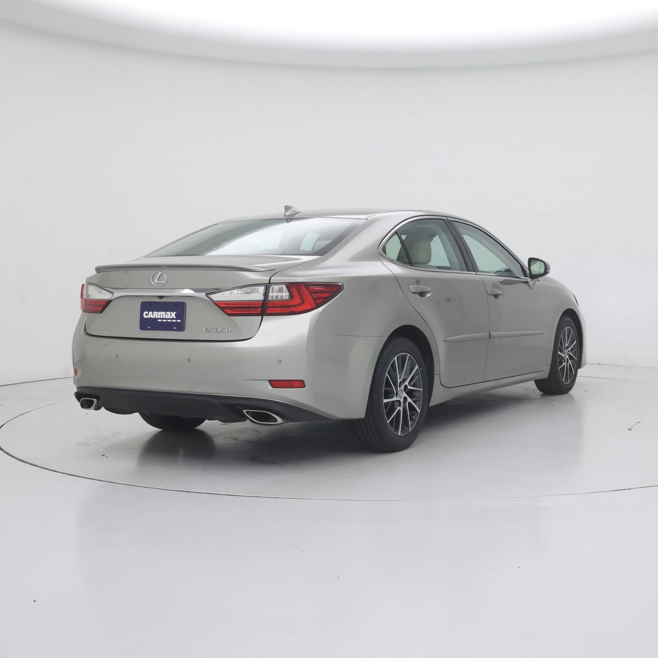 Thumbnail: 2016 Lexus ES - 8