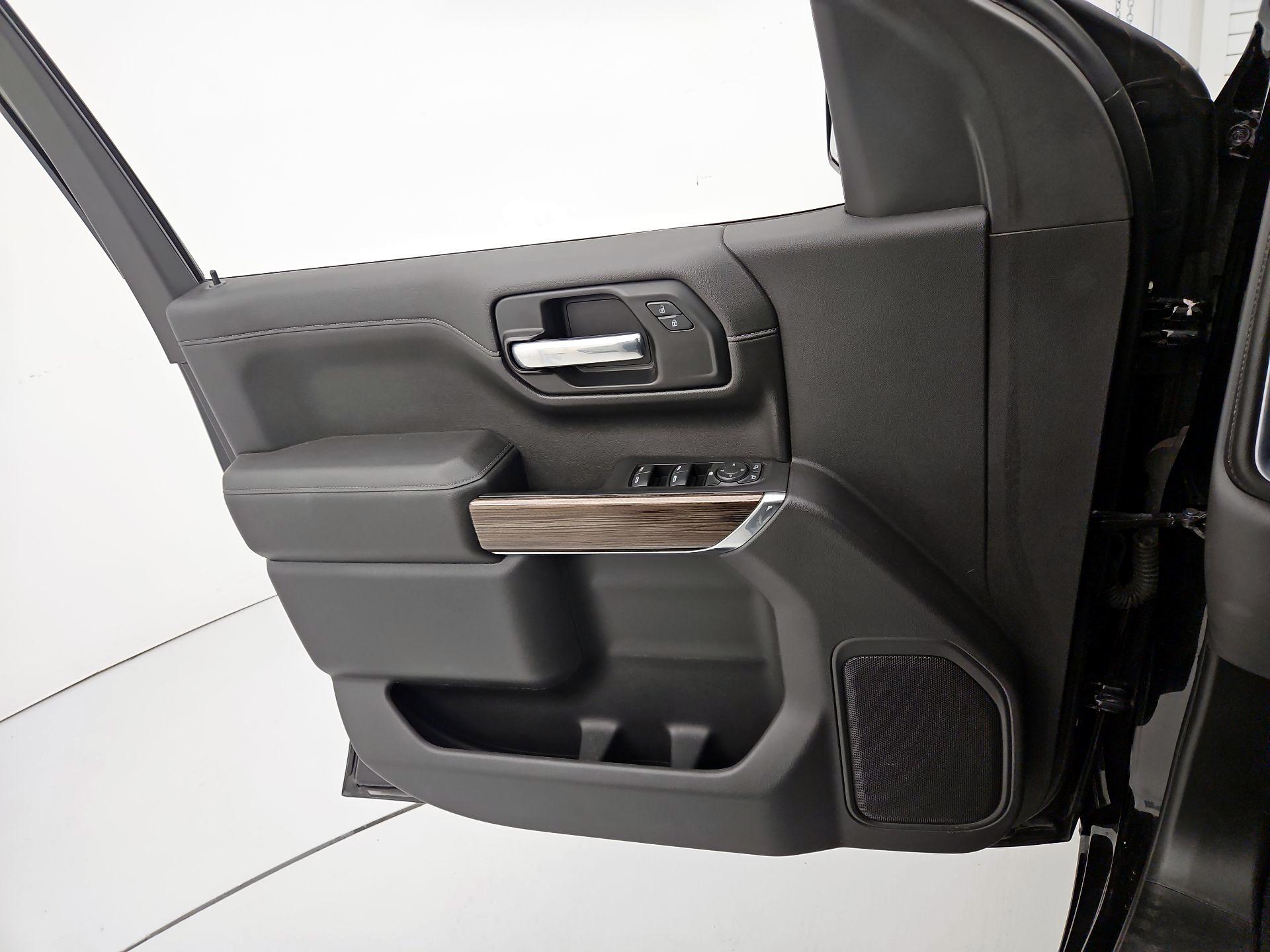 Thumbnail: 2021 Chevrolet Silverado 1500 - 12