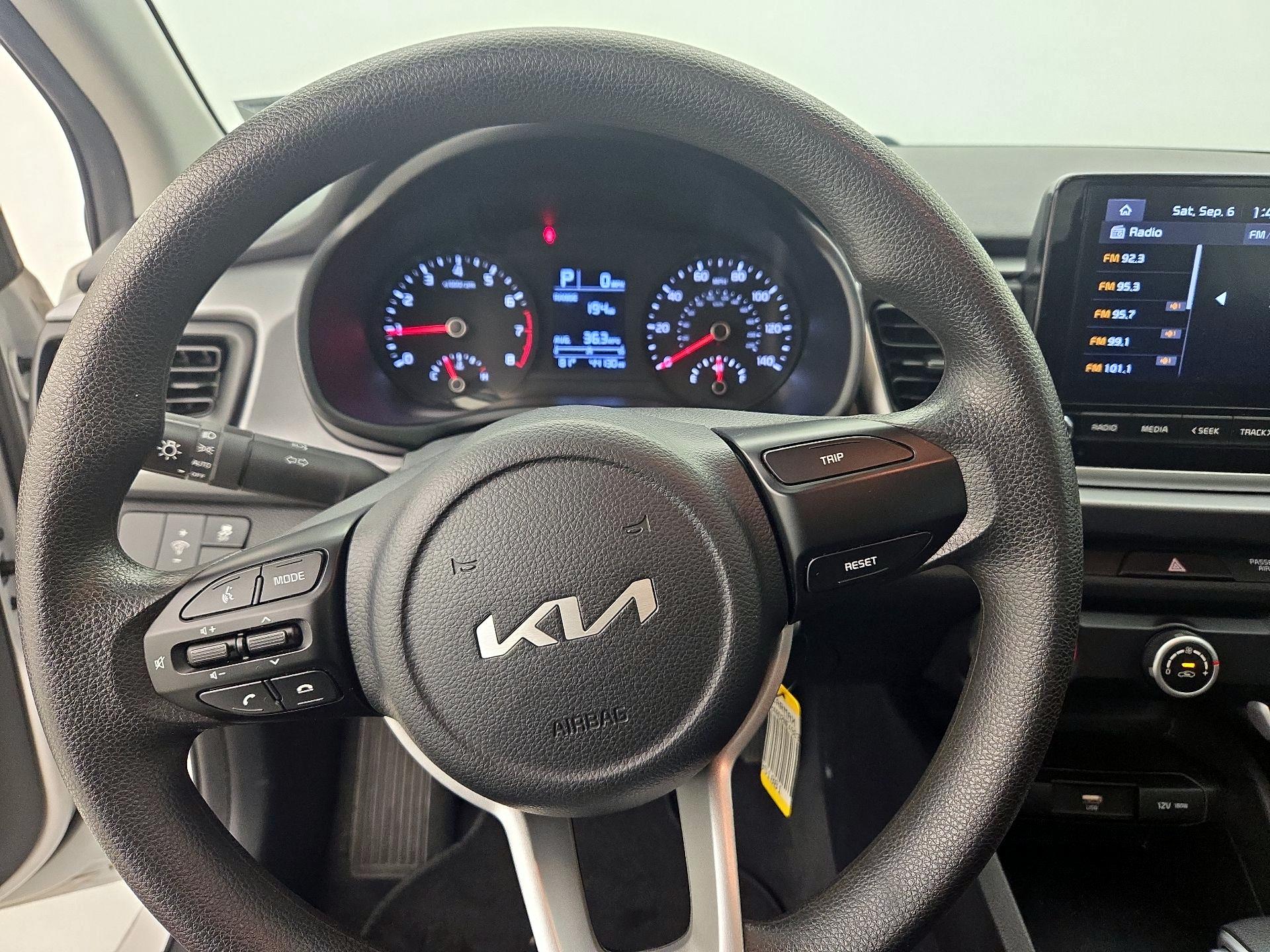 Thumbnail: 2022 Kia Rio - 10