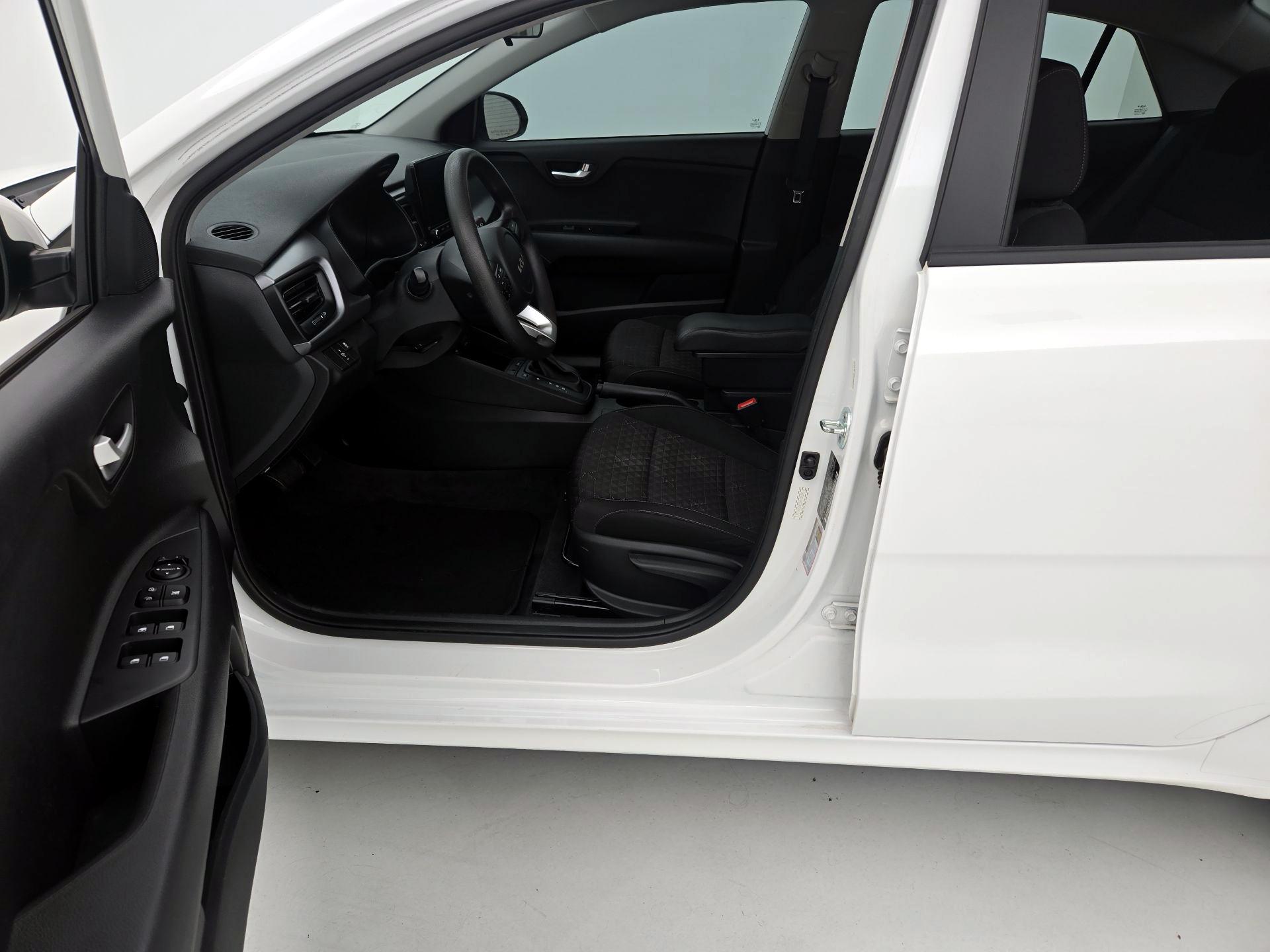 Thumbnail: 2022 Kia Rio - 11