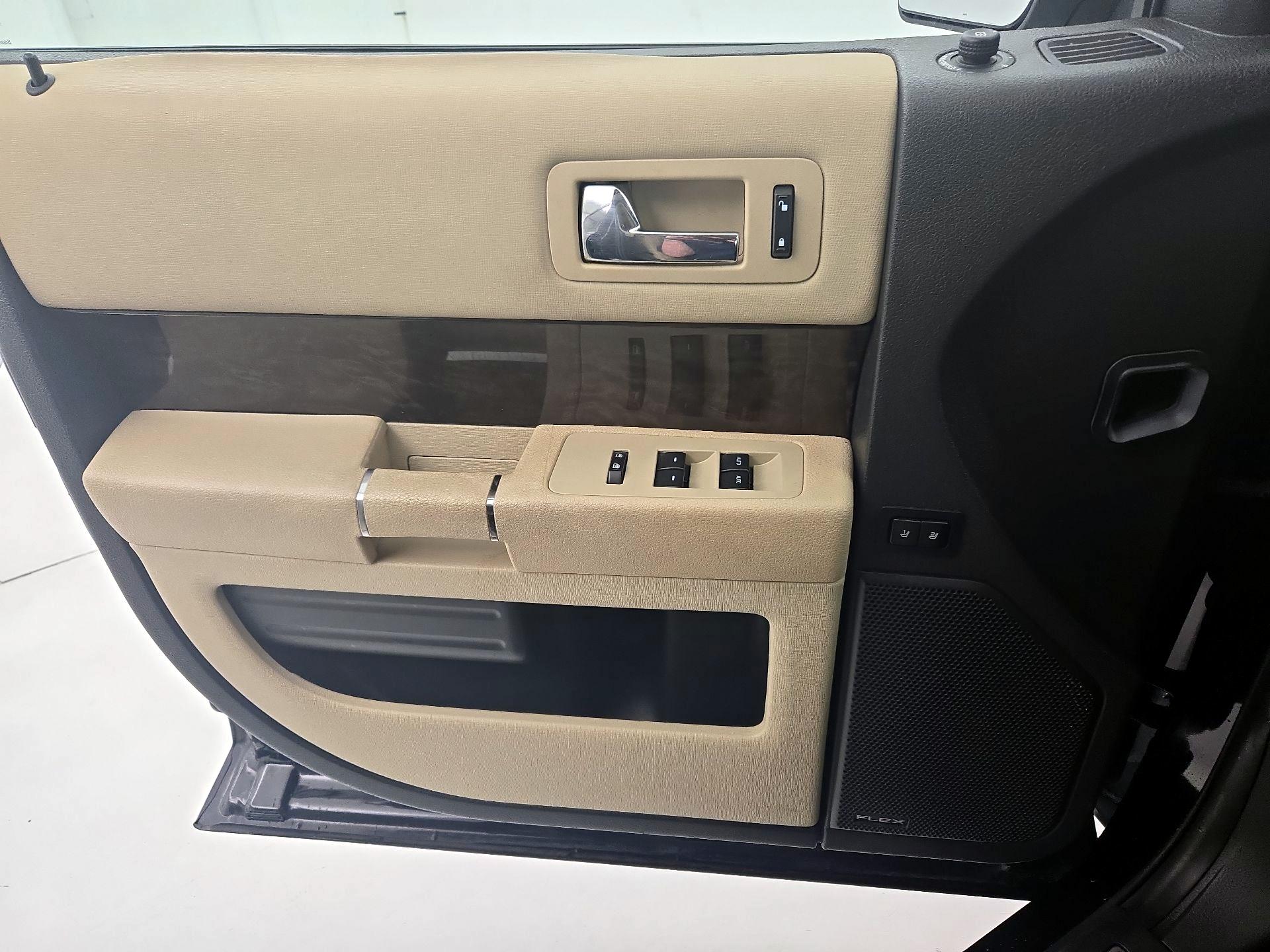 Thumbnail: 2019 Ford Flex - 12