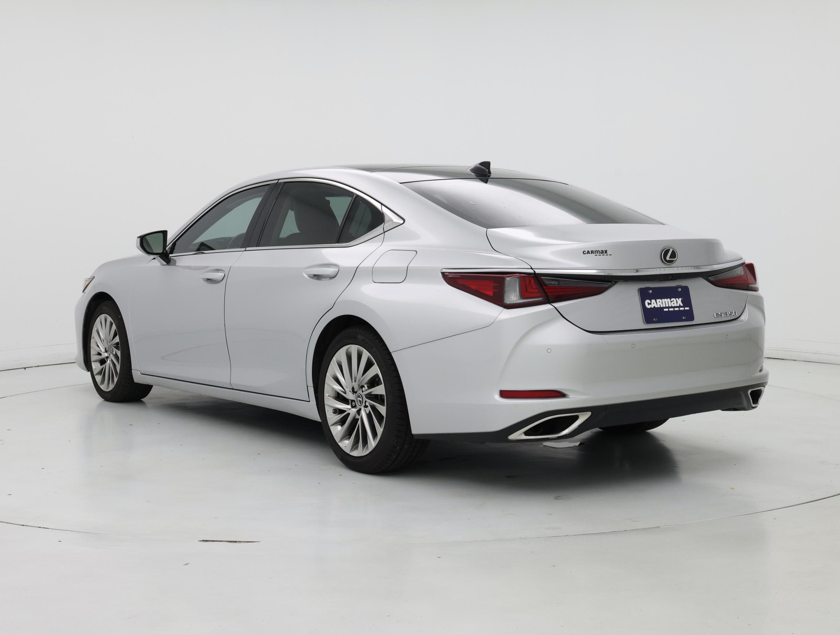 Thumbnail: 2019 Lexus ES - 2