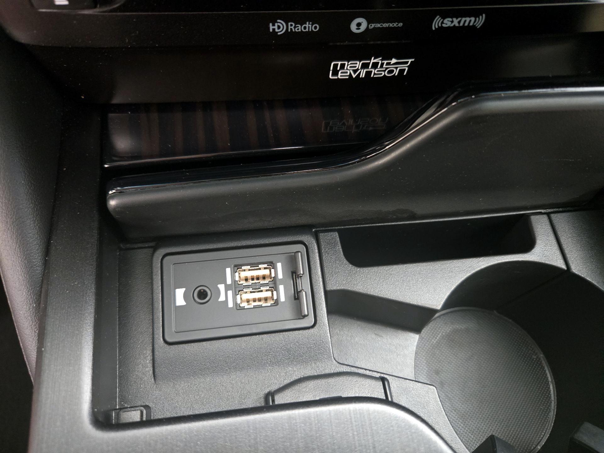 Thumbnail: 2019 Lexus ES - 19