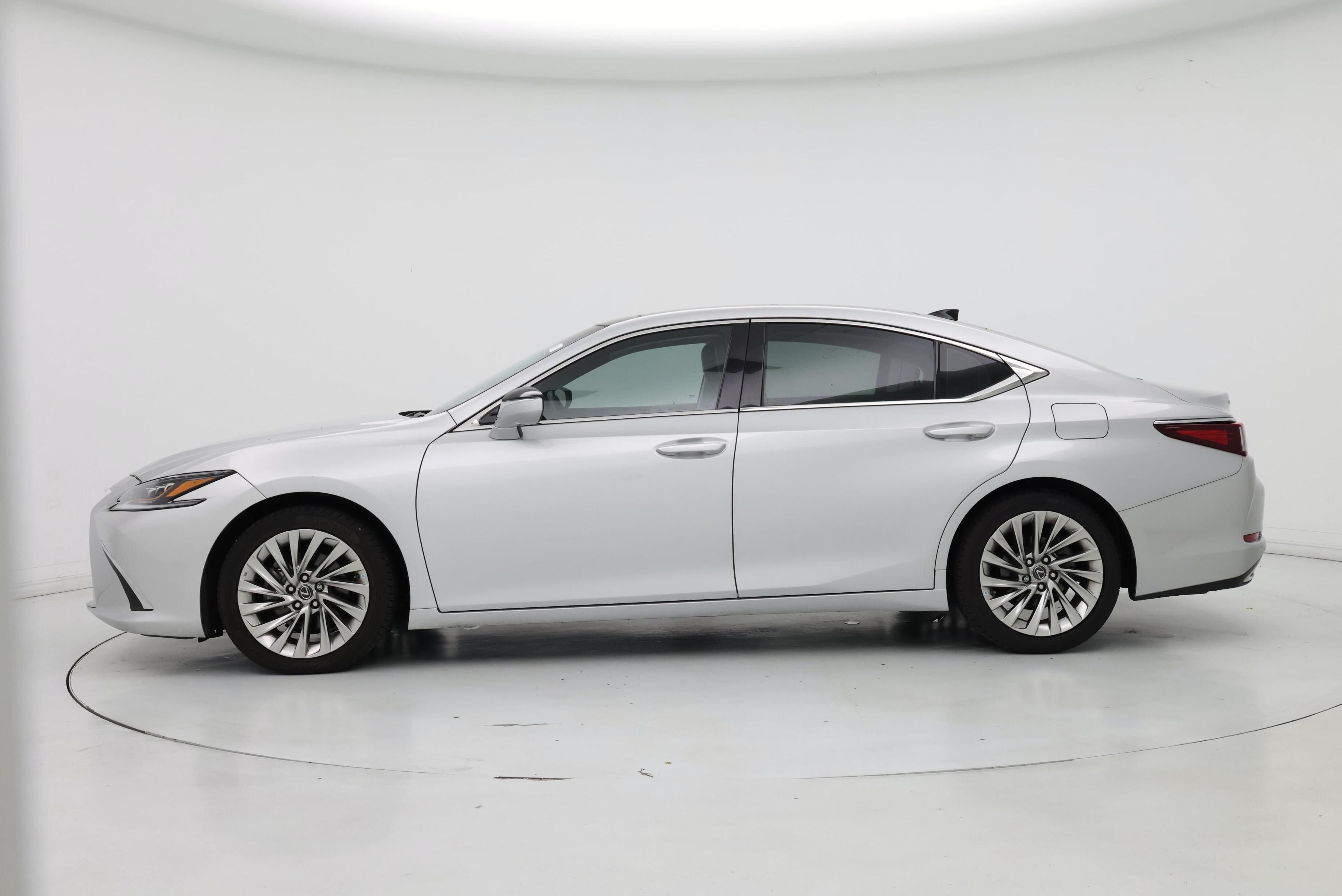Thumbnail: 2019 Lexus ES - 3