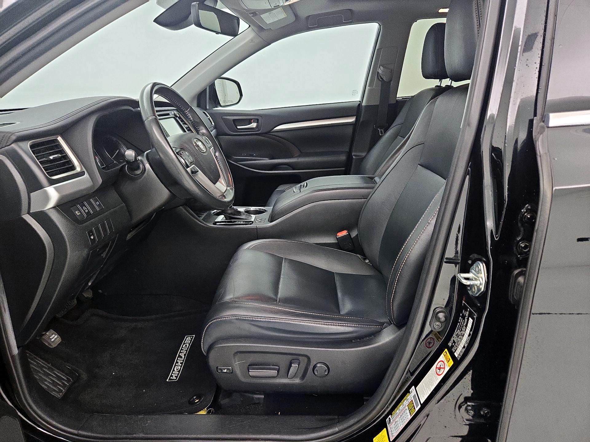 Thumbnail: 2019 Toyota Highlander - 11