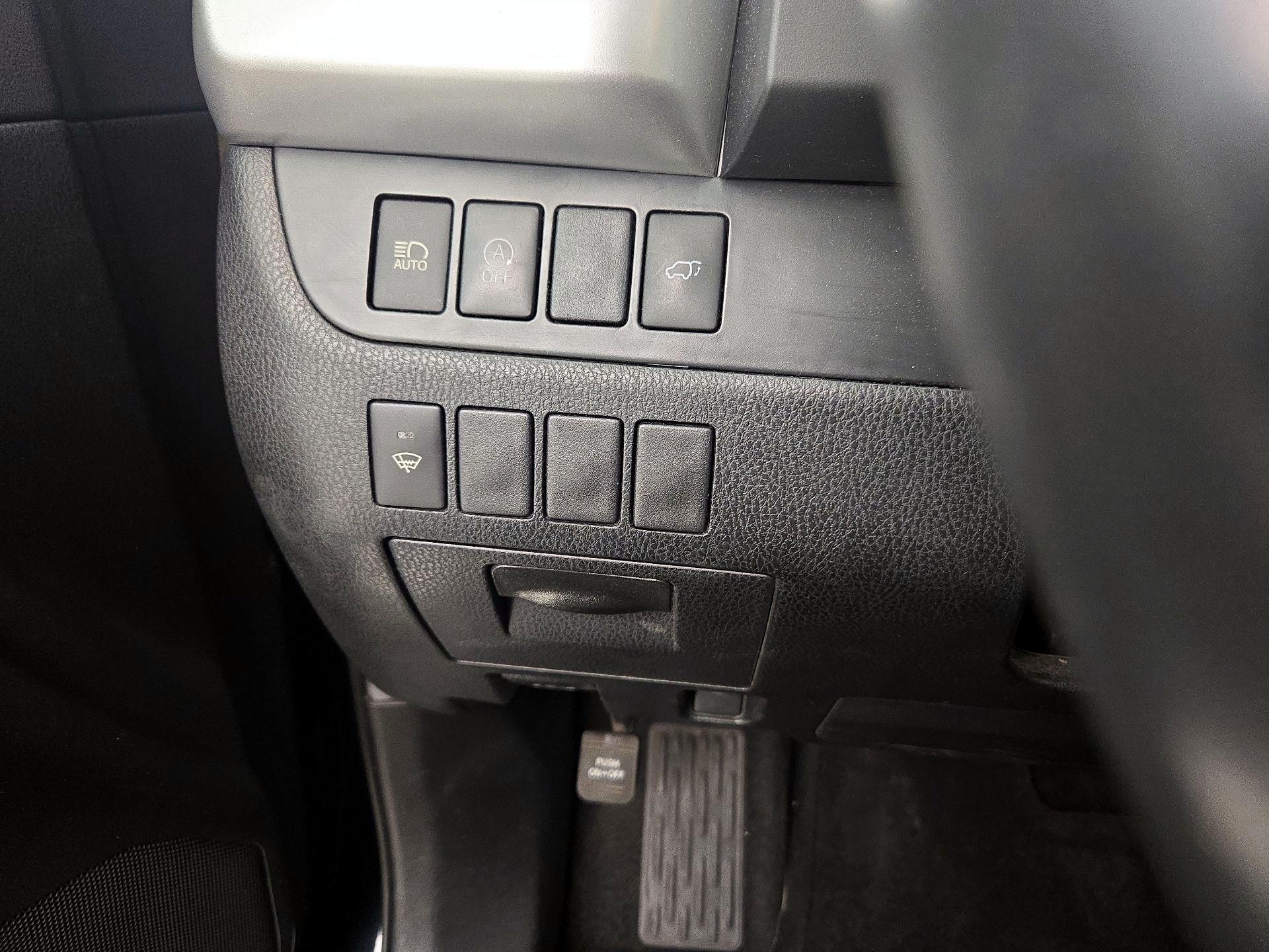 Thumbnail: 2019 Toyota Highlander - 13