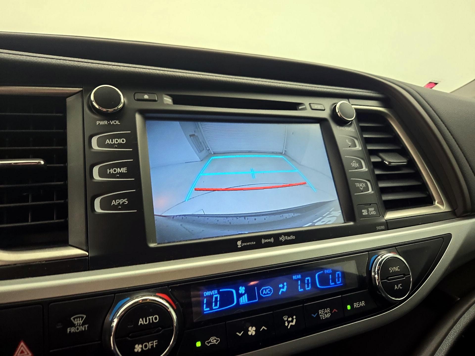 Thumbnail: 2019 Toyota Highlander - 14