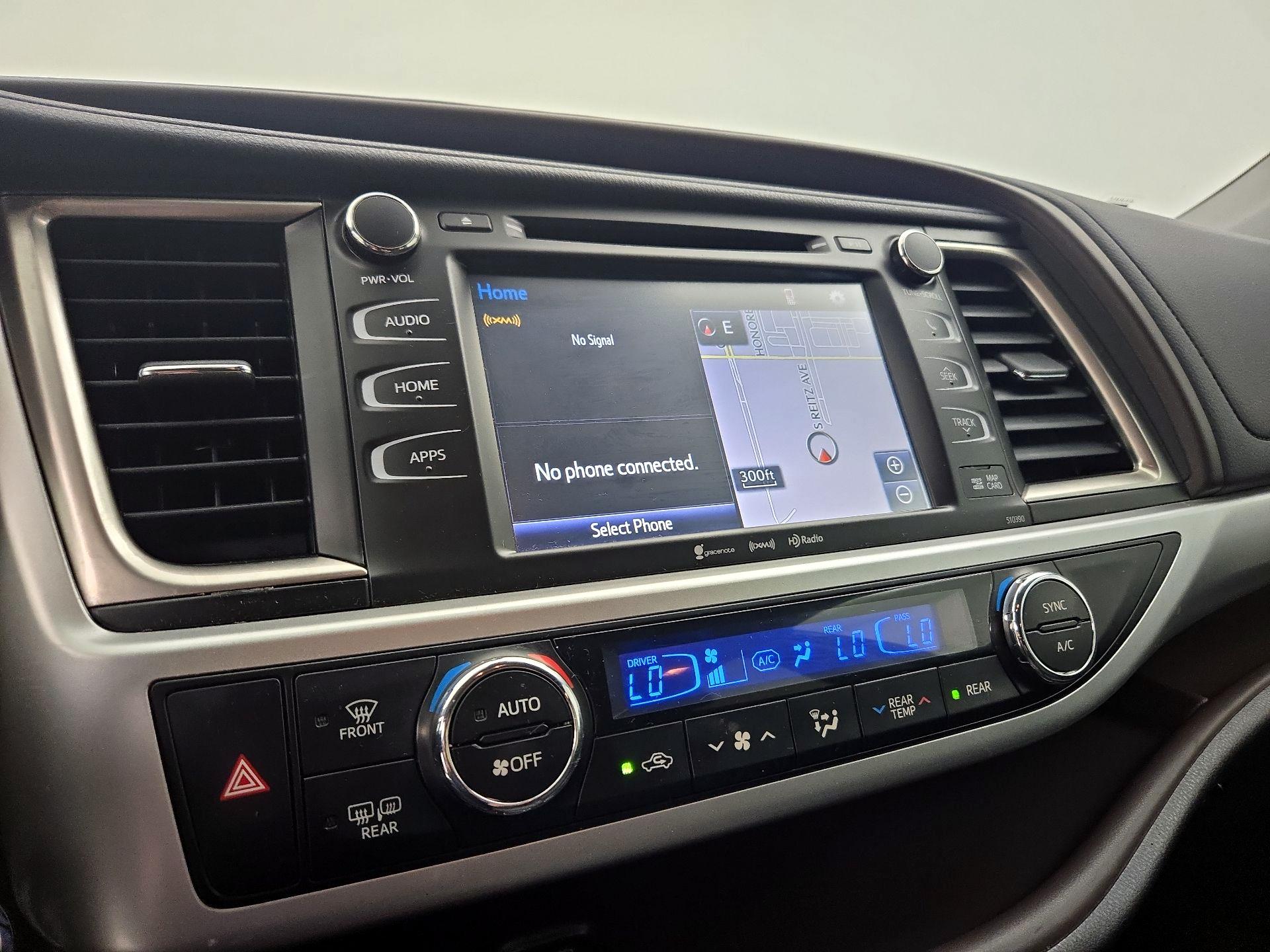 Thumbnail: 2019 Toyota Highlander - 15