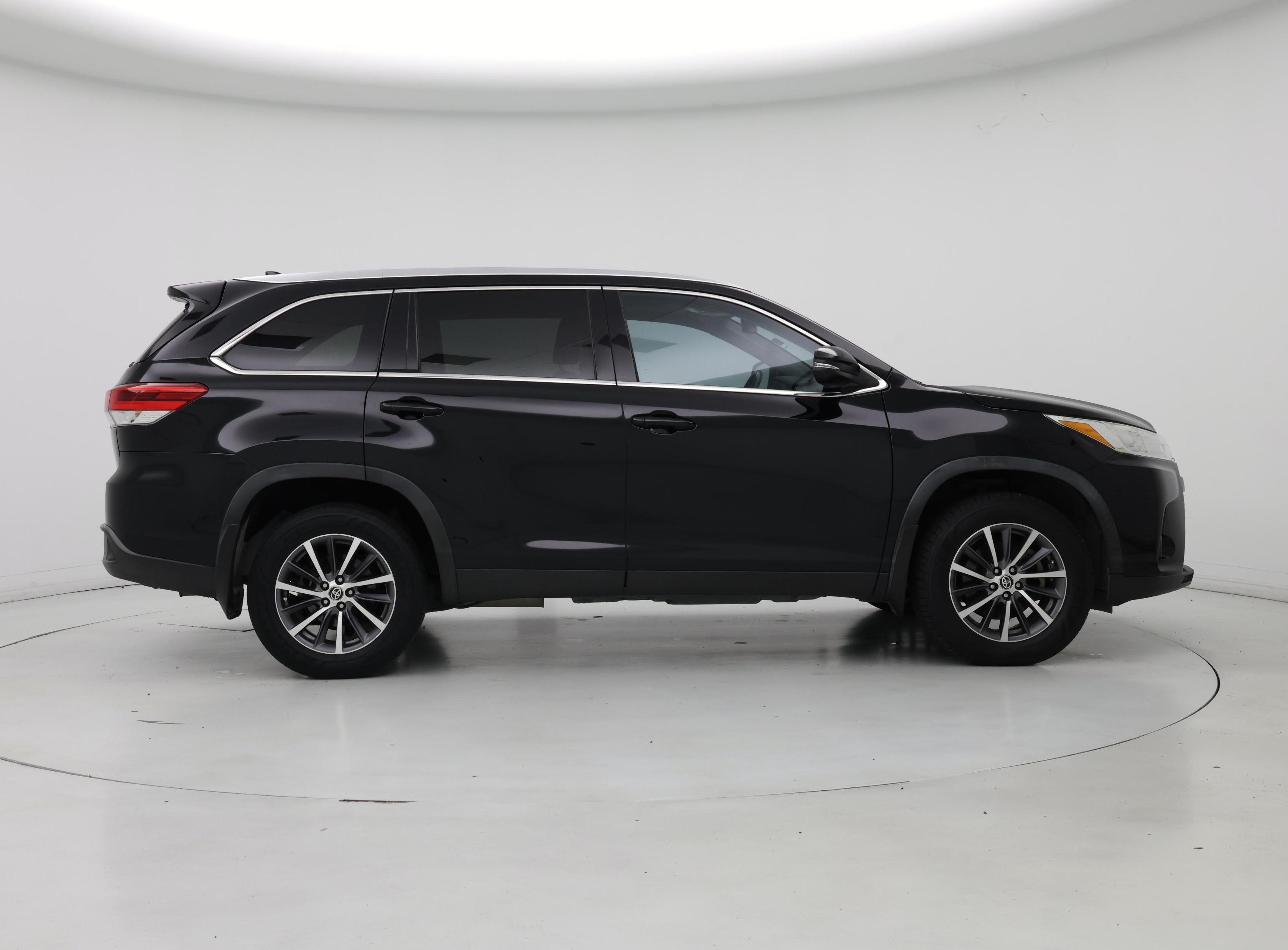 Thumbnail: 2019 Toyota Highlander - 7