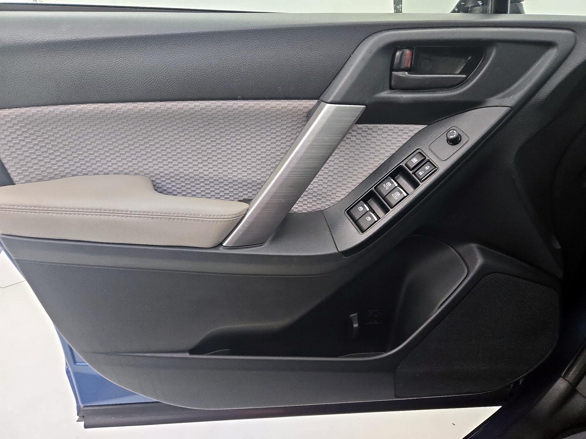 Thumbnail: 2017 Subaru Forester - 12
