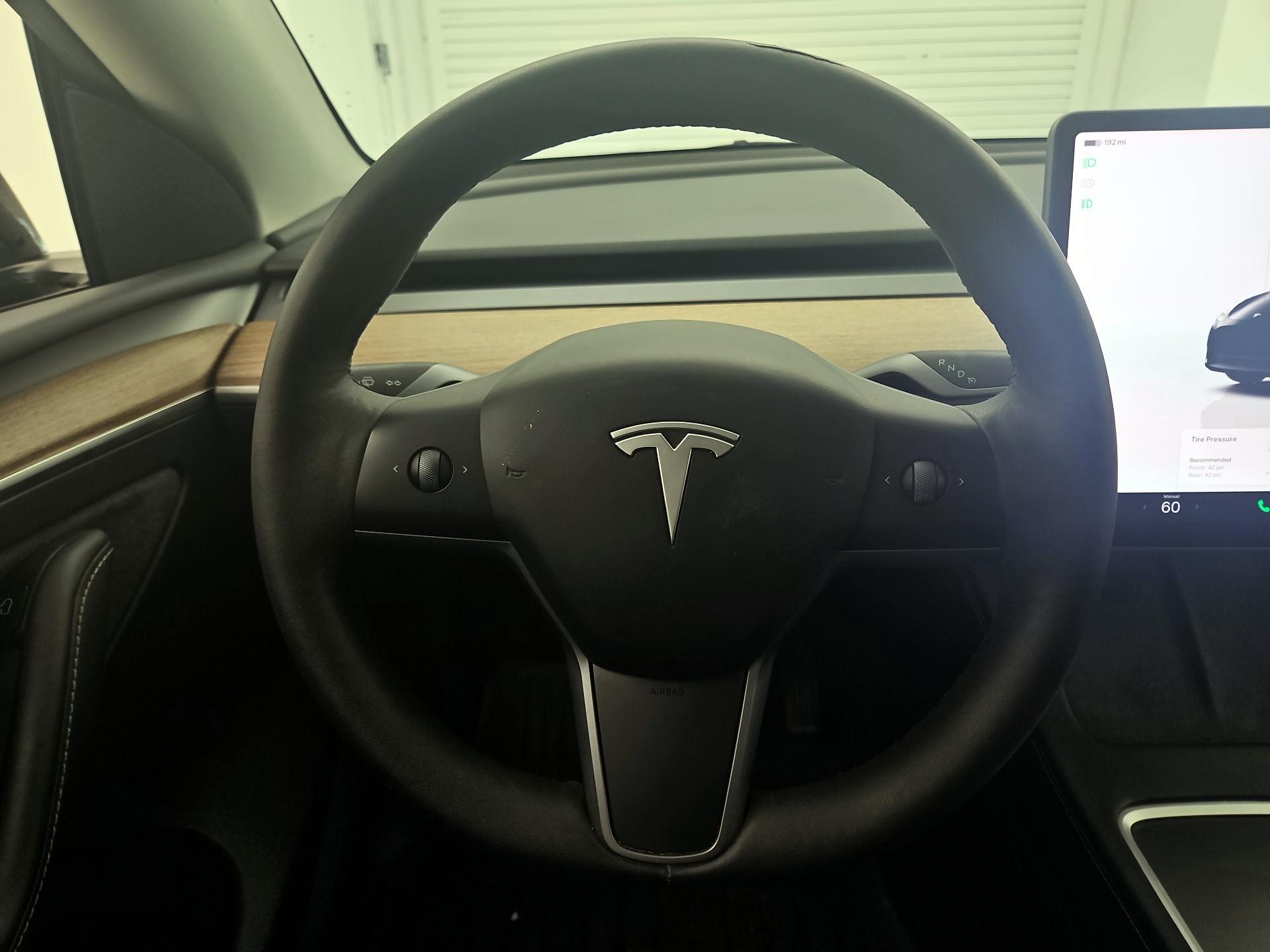 Thumbnail: 2023 Tesla Model Y - 10