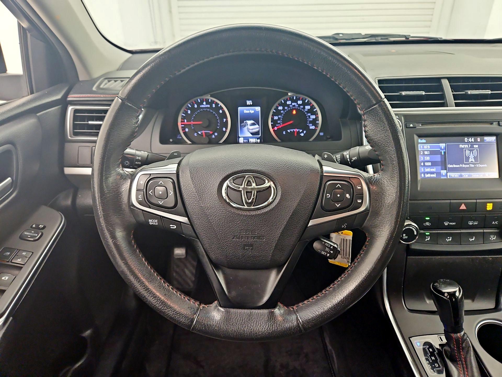 Thumbnail: 2017 Toyota Camry - 10