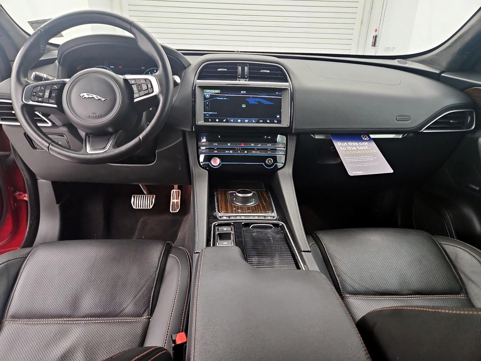 Thumbnail: 2019 Jaguar F-Pace - 9