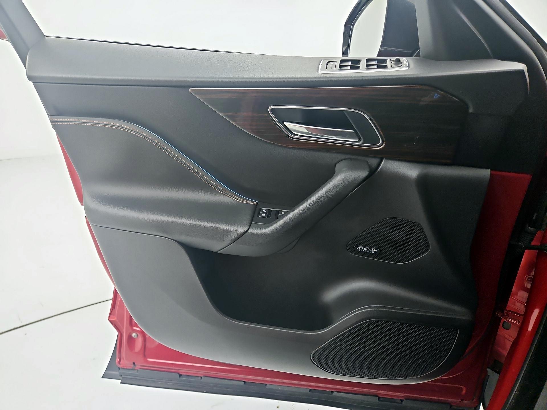 Thumbnail: 2019 Jaguar F-Pace - 12