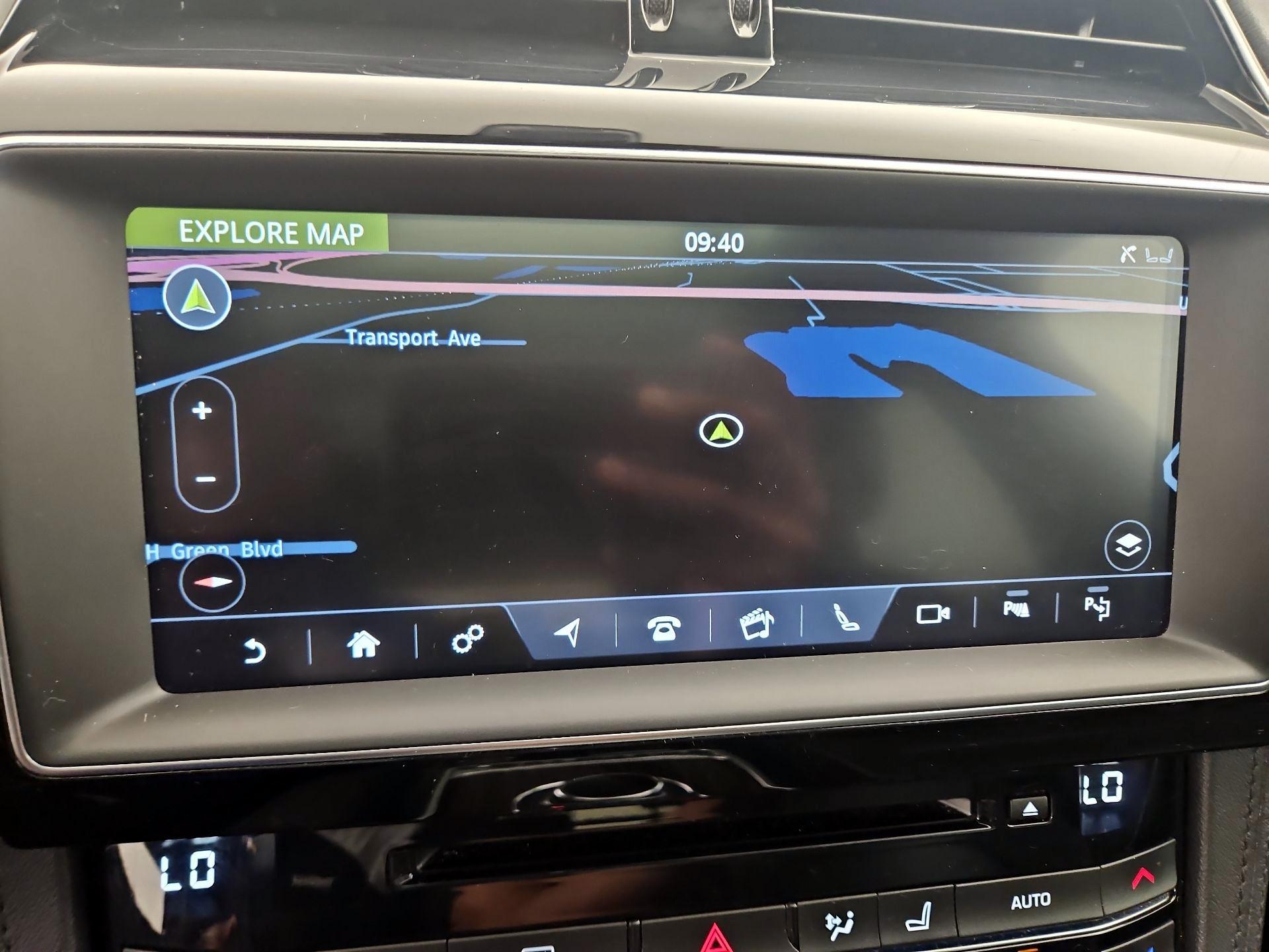 Thumbnail: 2019 Jaguar F-Pace - 14