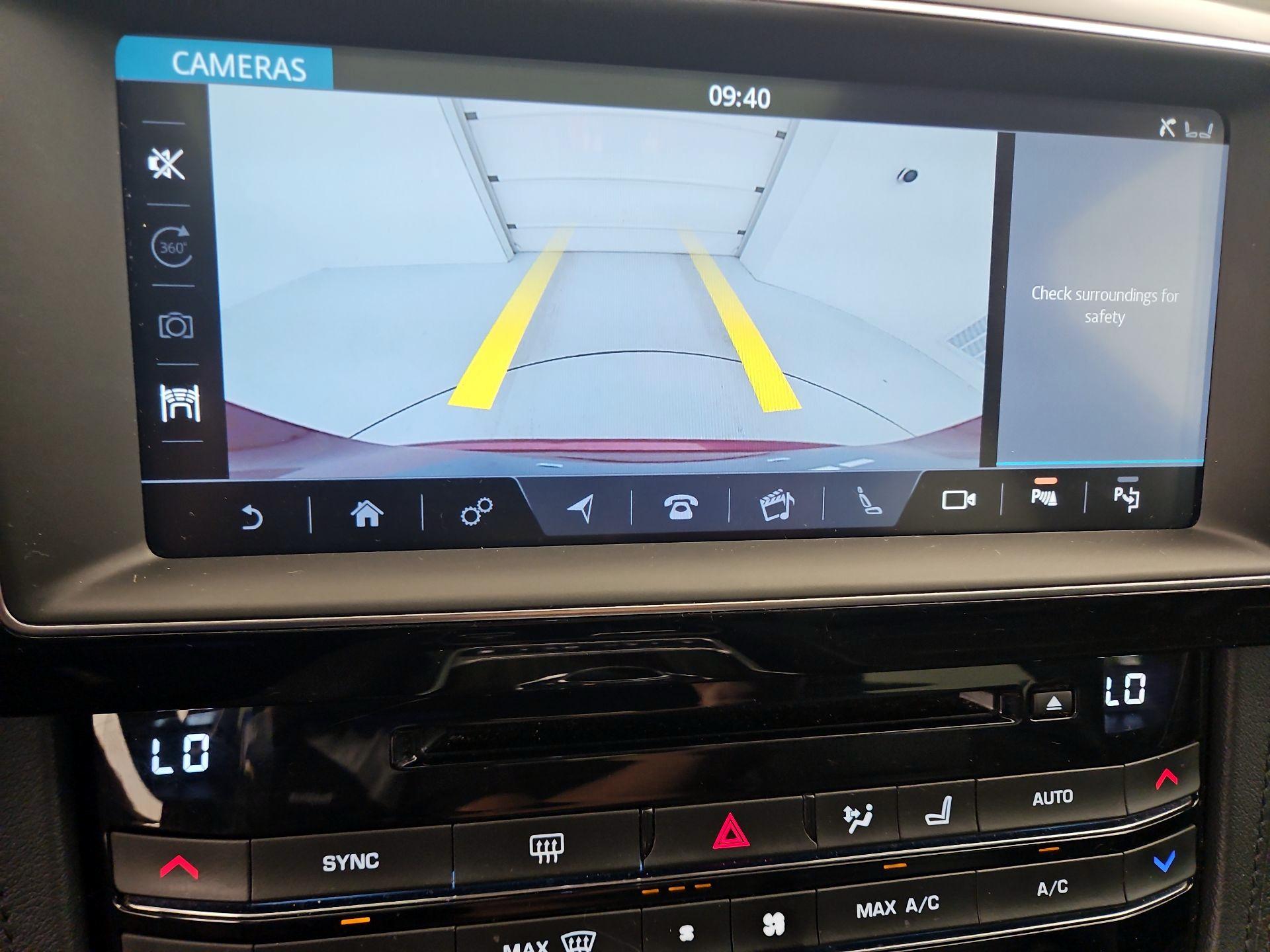 Thumbnail: 2019 Jaguar F-Pace - 15
