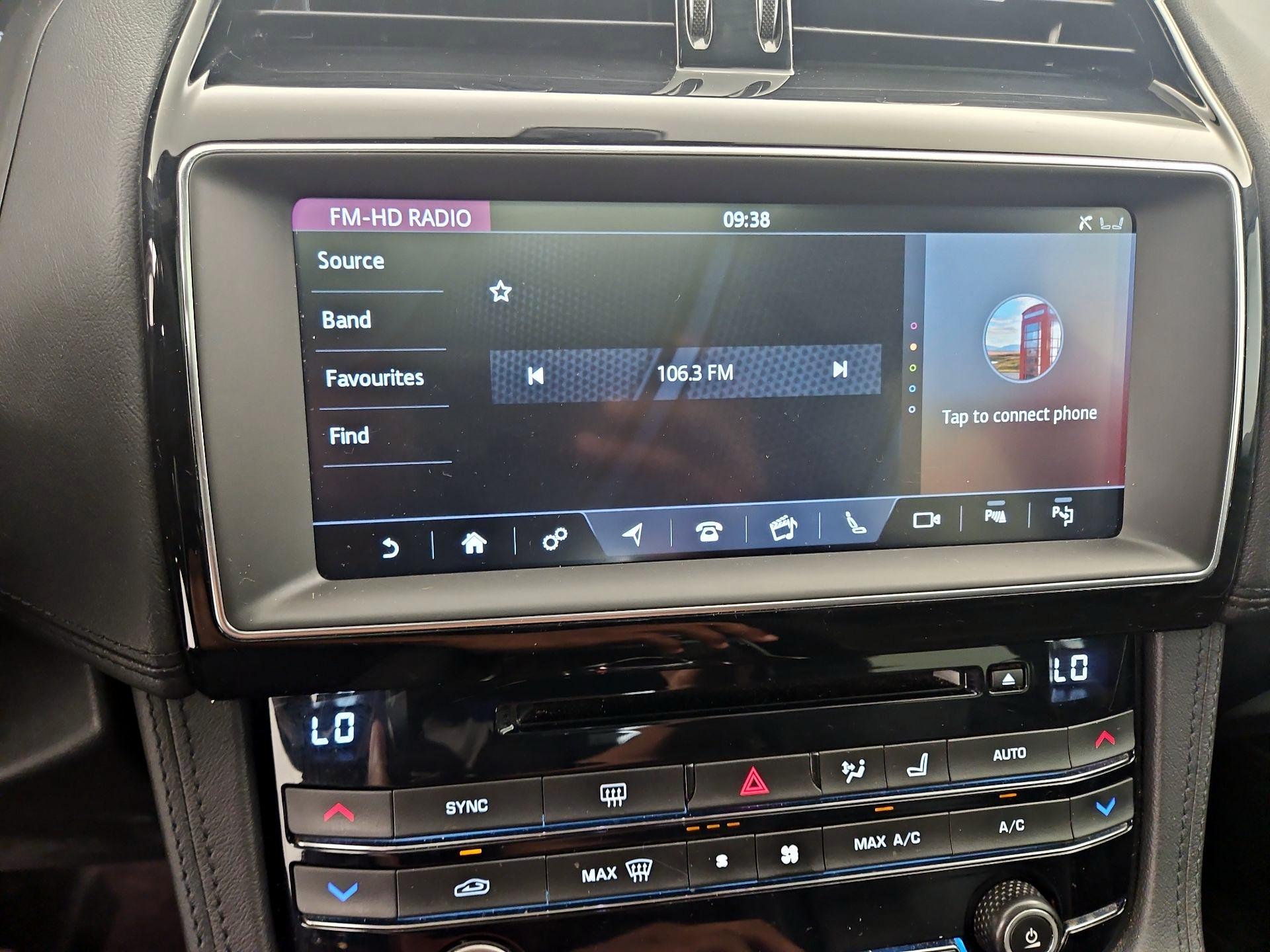 Thumbnail: 2019 Jaguar F-Pace - 16