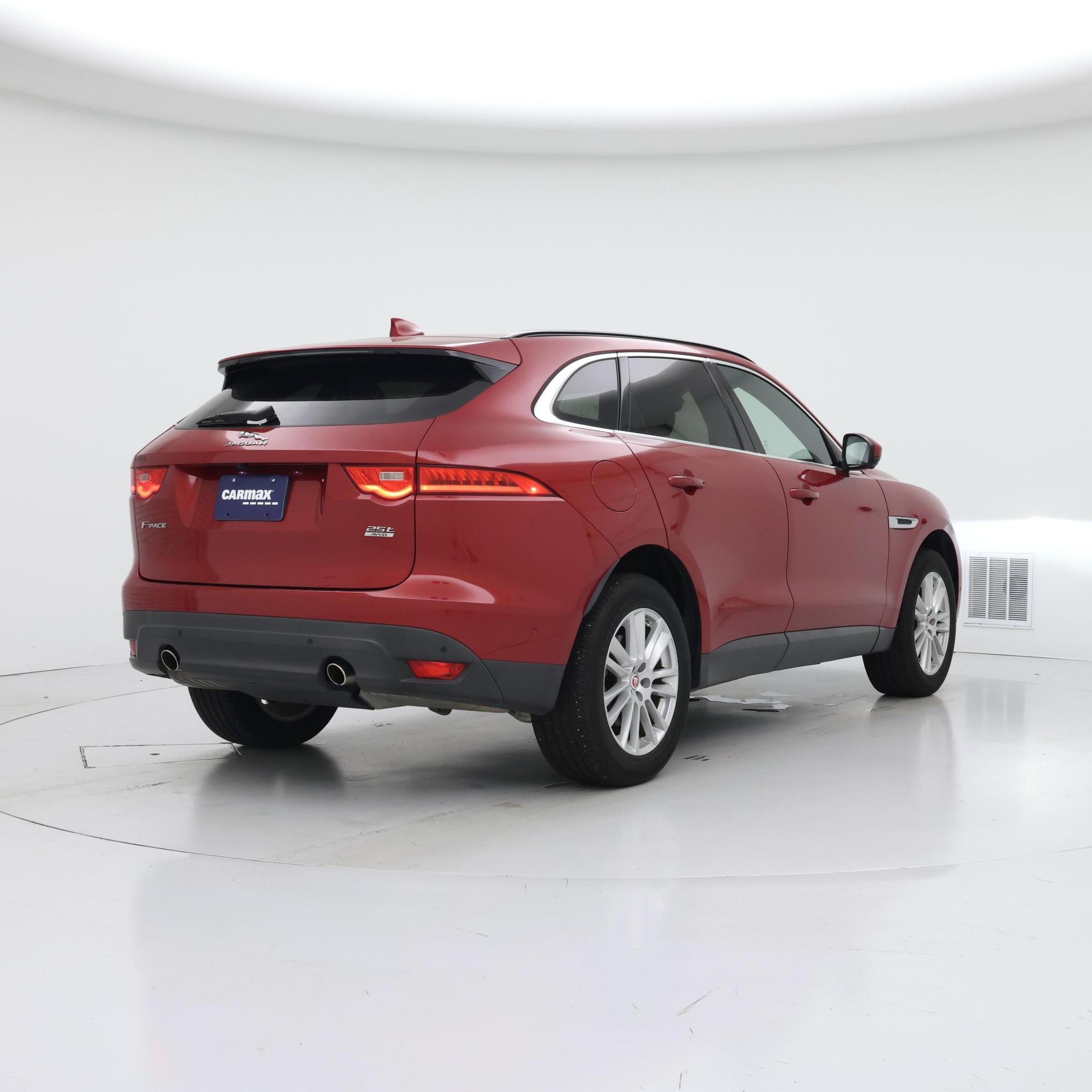 Thumbnail: 2019 Jaguar F-Pace - 8