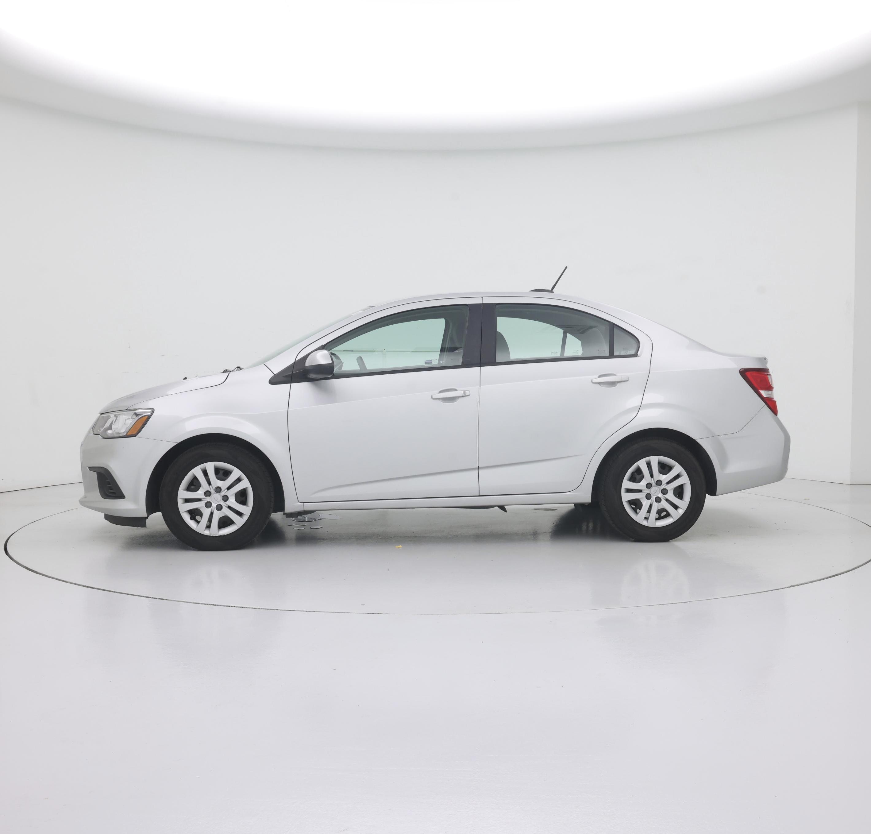 Thumbnail: 2019 Chevrolet Sonic - 3