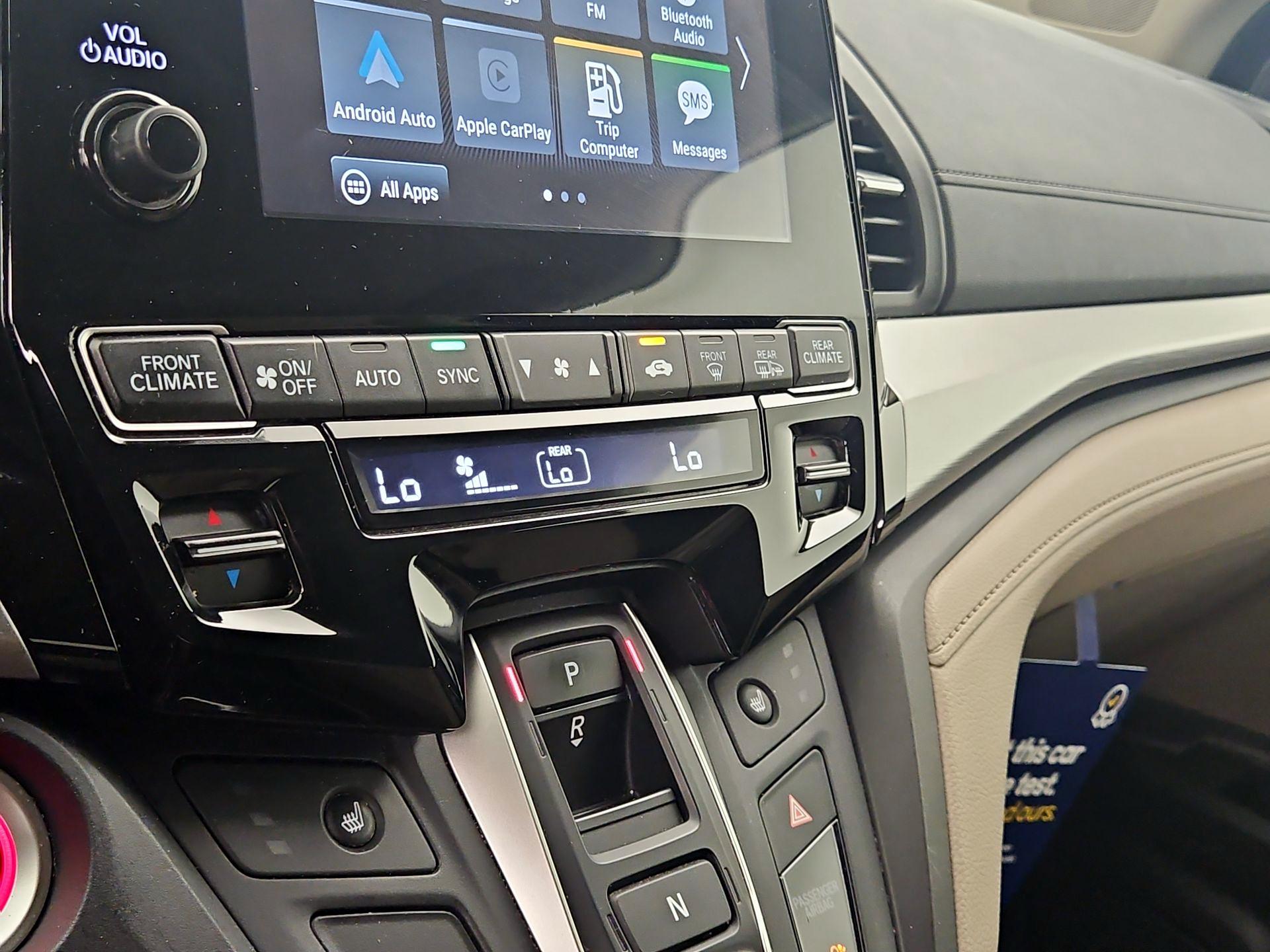 Thumbnail: 2018 Honda Odyssey - 16